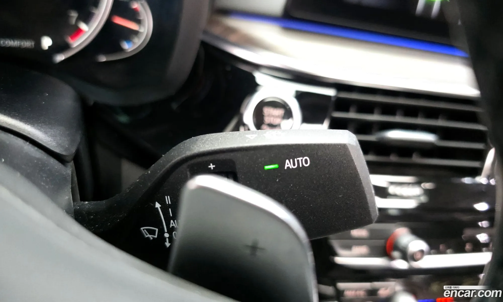 BMW 5 Series 2018 WBAJD3105JWC99427 — 29