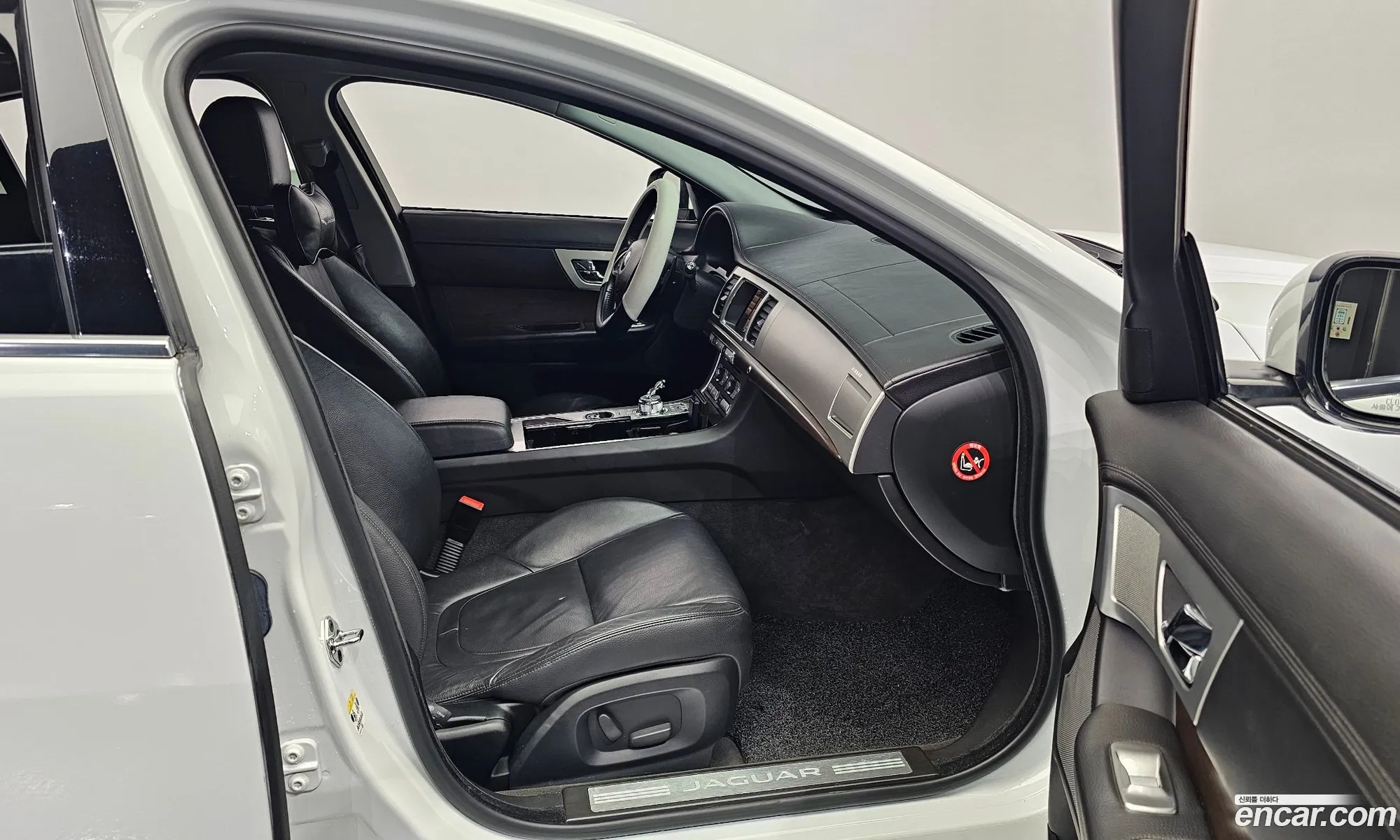 Jaguar XF 2014 — 10