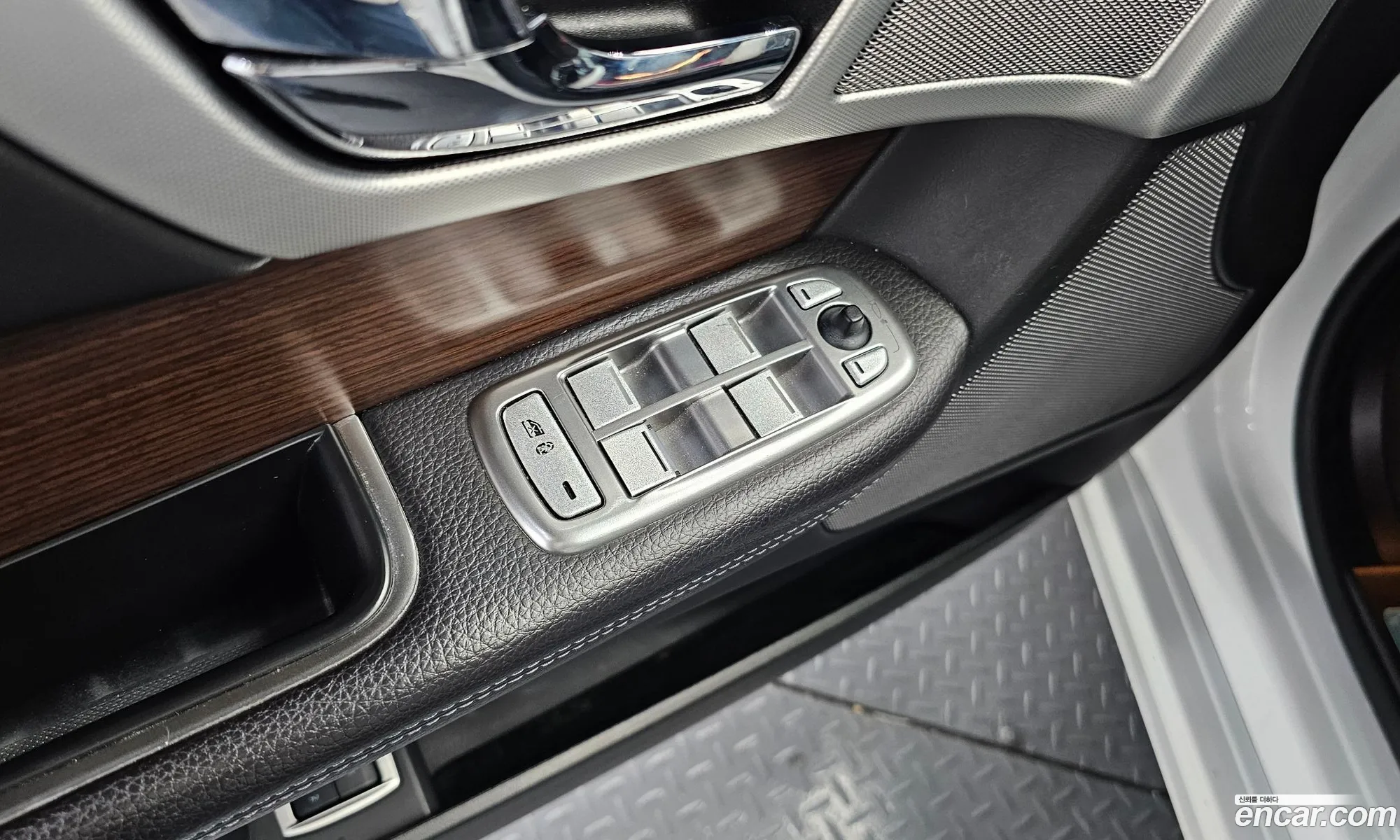 Jaguar XF 2014 — 15