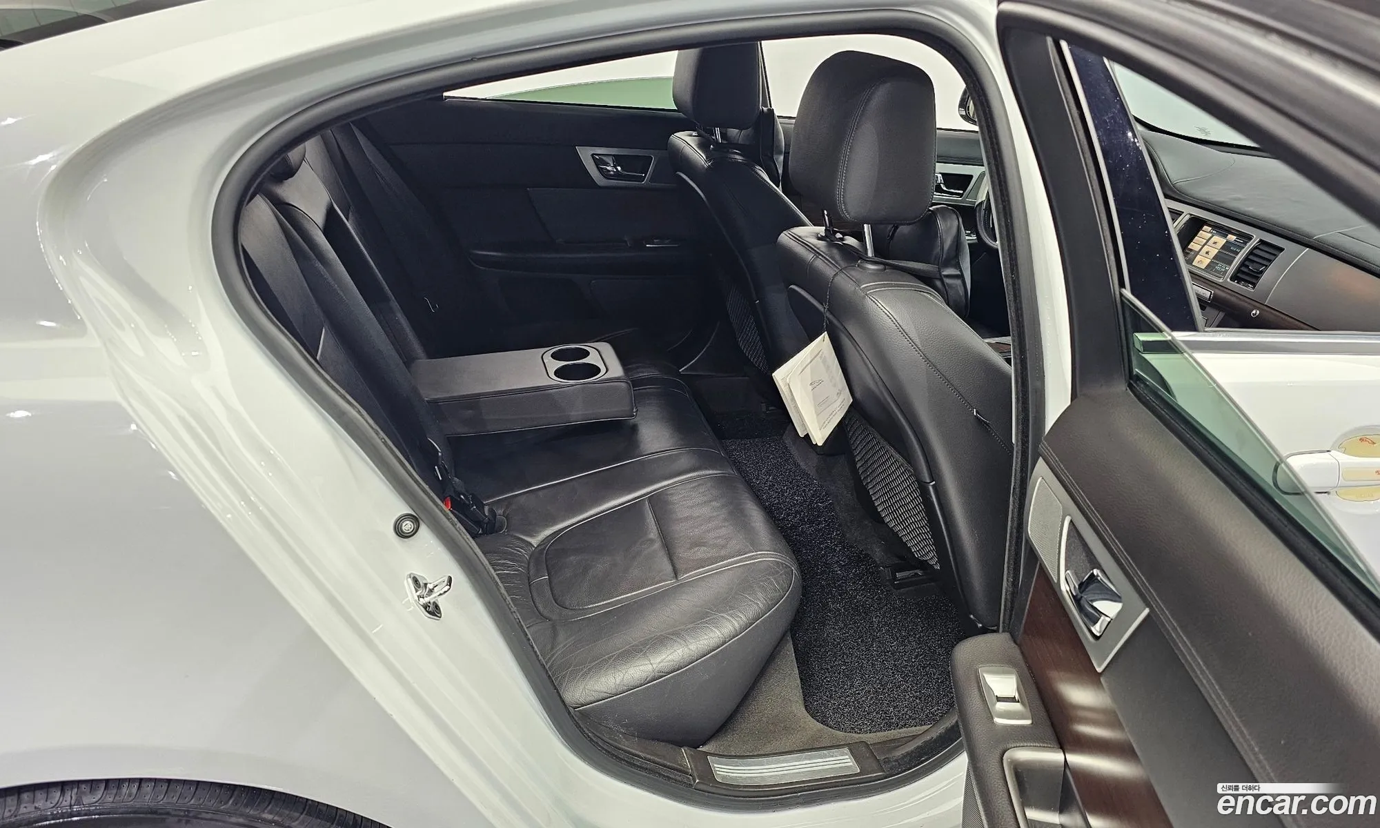 Jaguar XF 2014 — 2