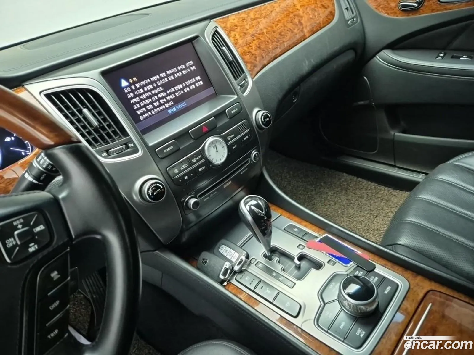 Hyundai Equus 2011 — 11