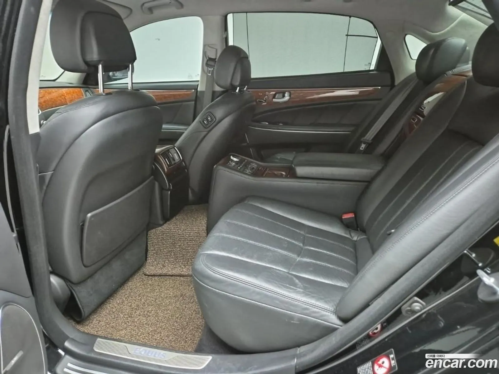 Hyundai Equus 2011 — 19