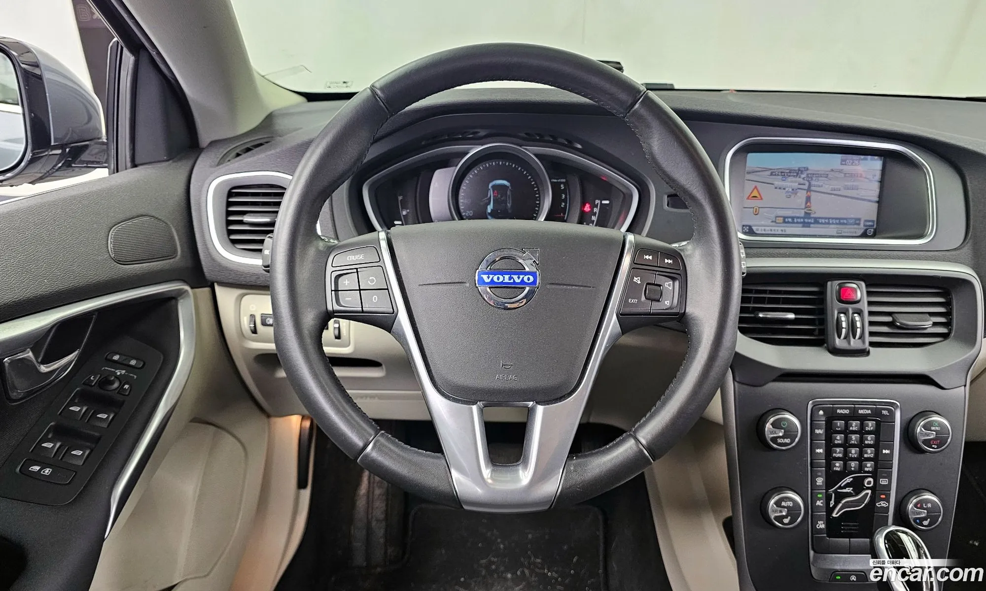Volvo V40 2014 — 7