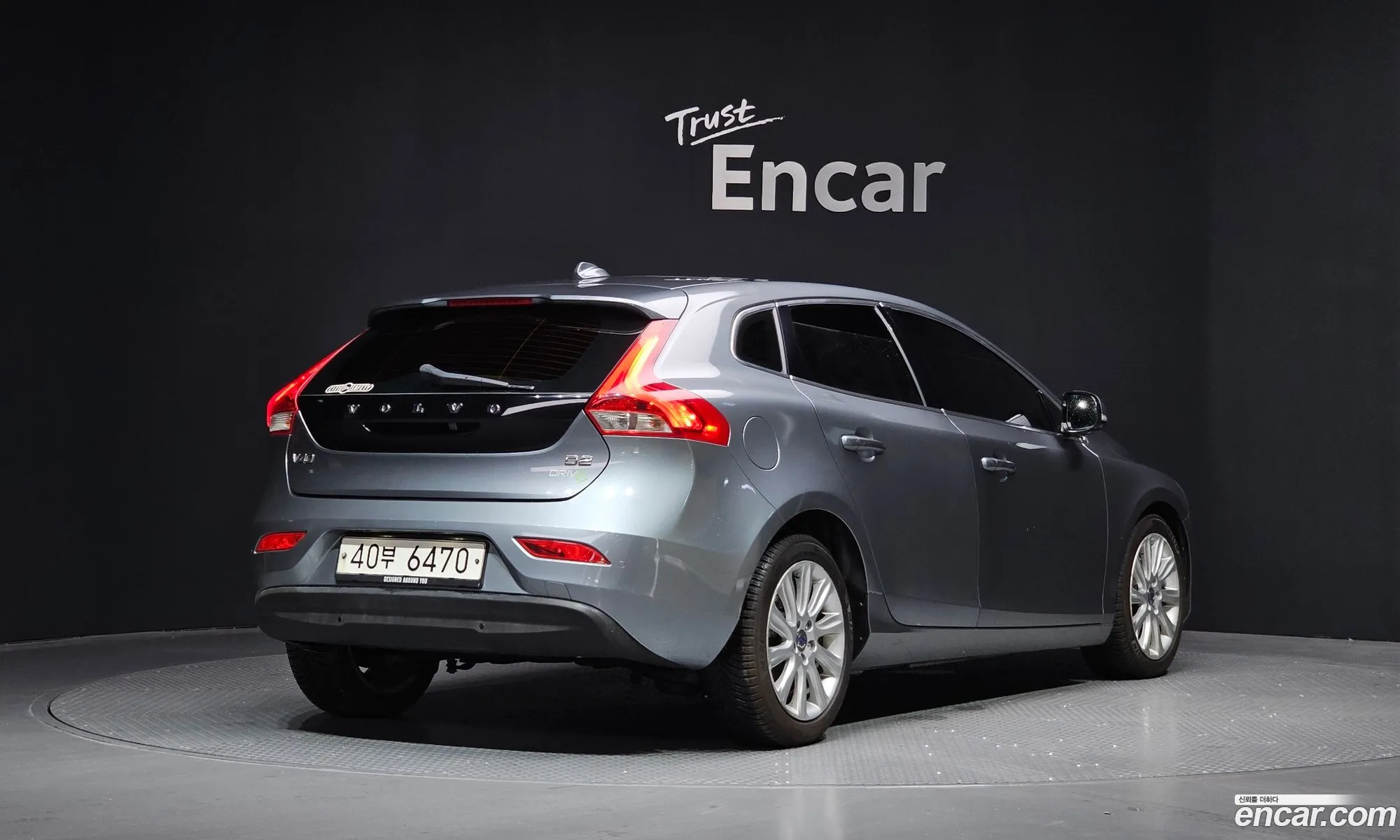 Volvo V40 2014 — 17
