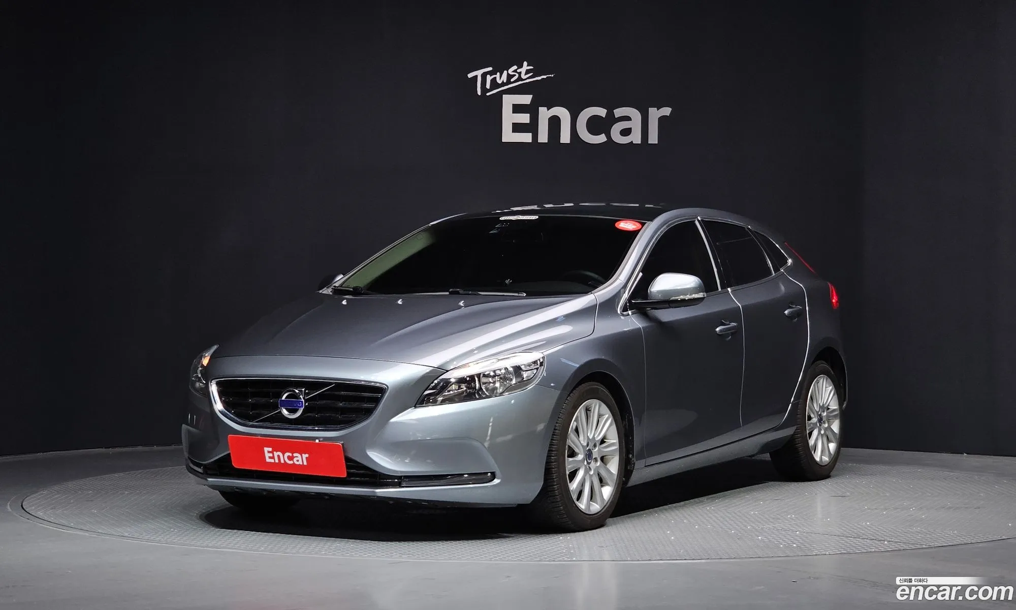 Volvo V40 2014 — 19