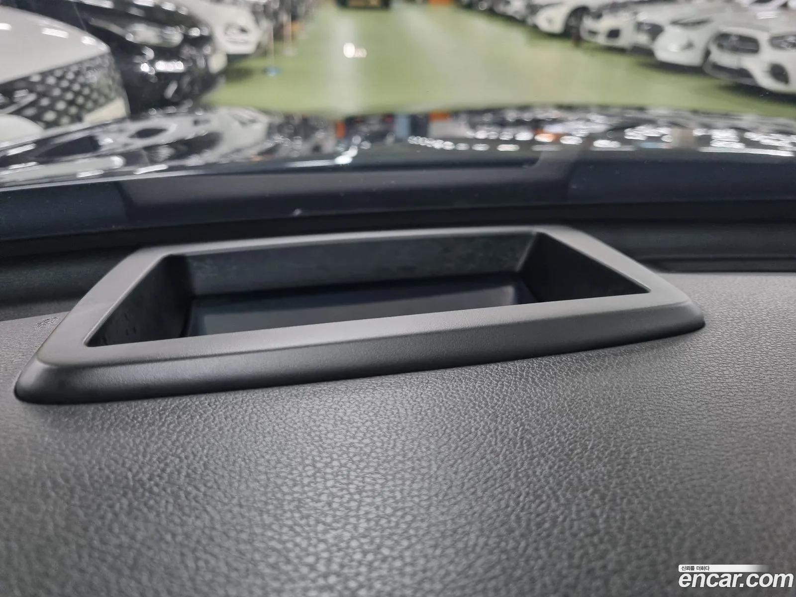 Genesis EQ900 2016 — 18