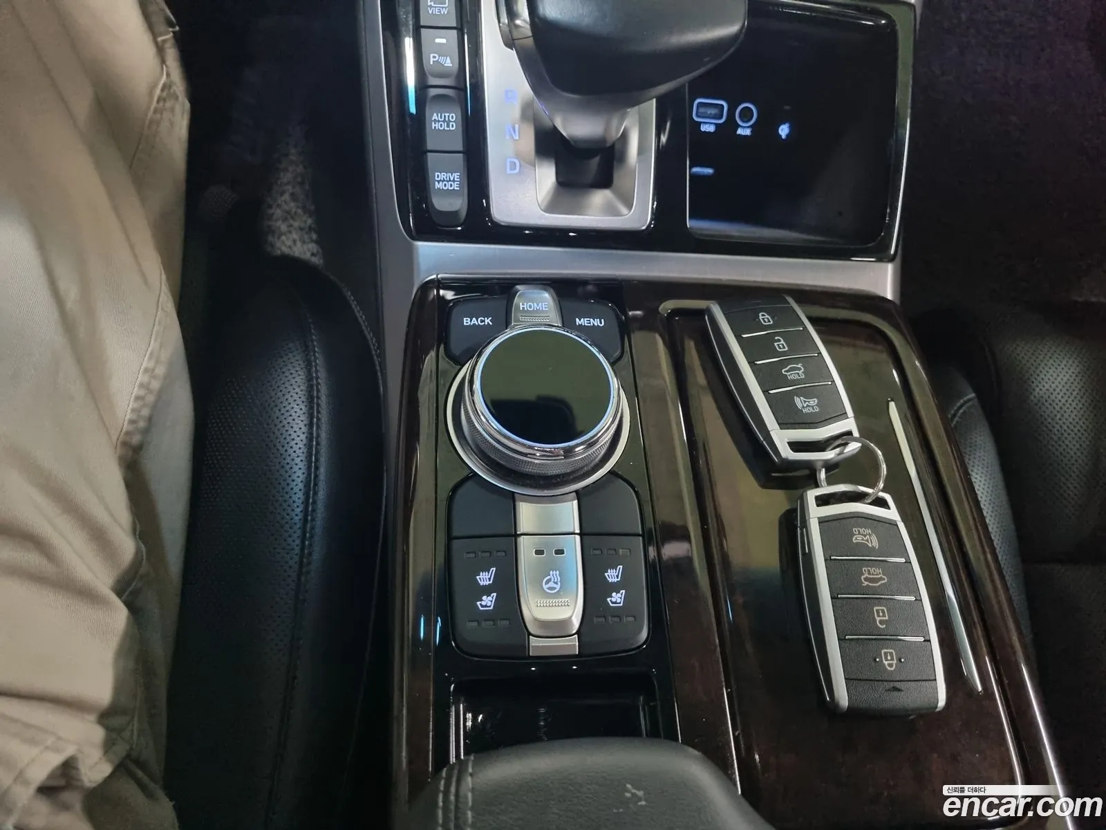 Genesis EQ900 2016 — 16