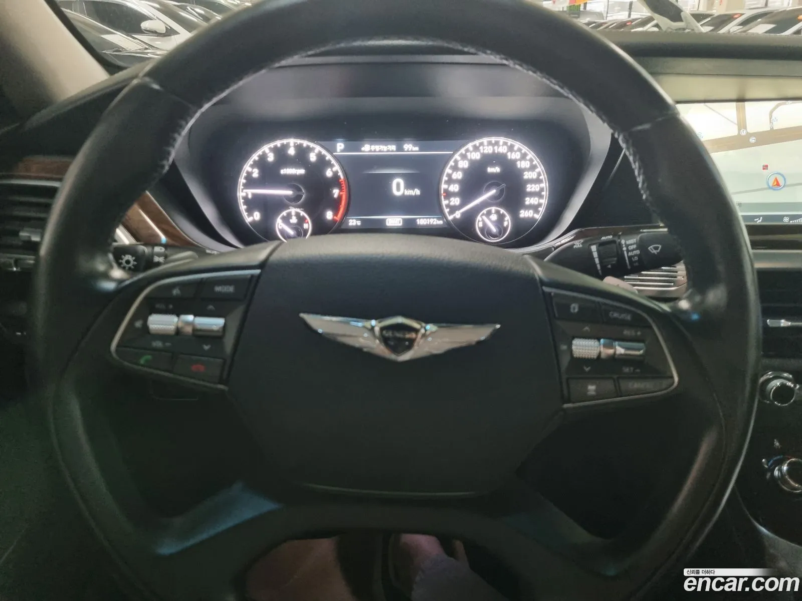 Genesis EQ900 2016 — 10