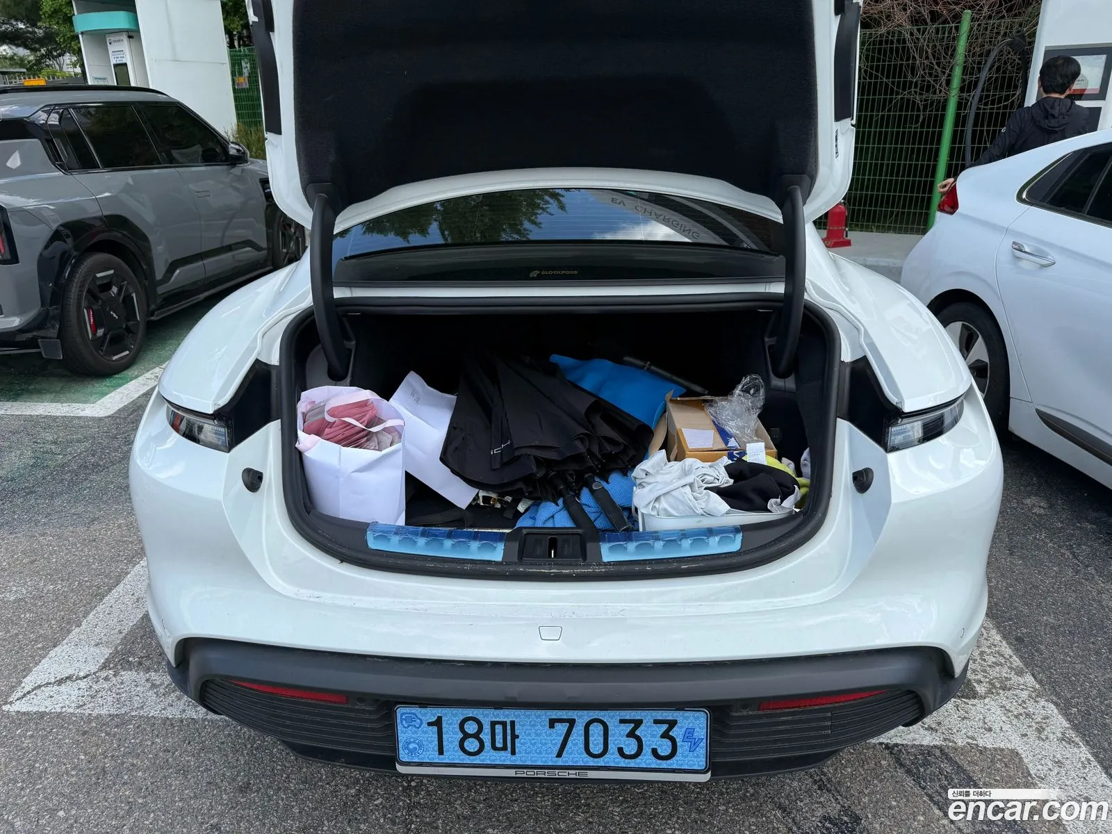 Porsche Taycan 2025 — 13