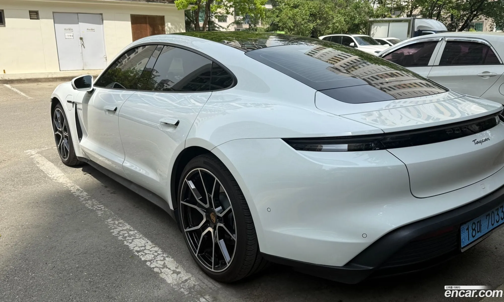 Porsche Taycan 2025 — 6