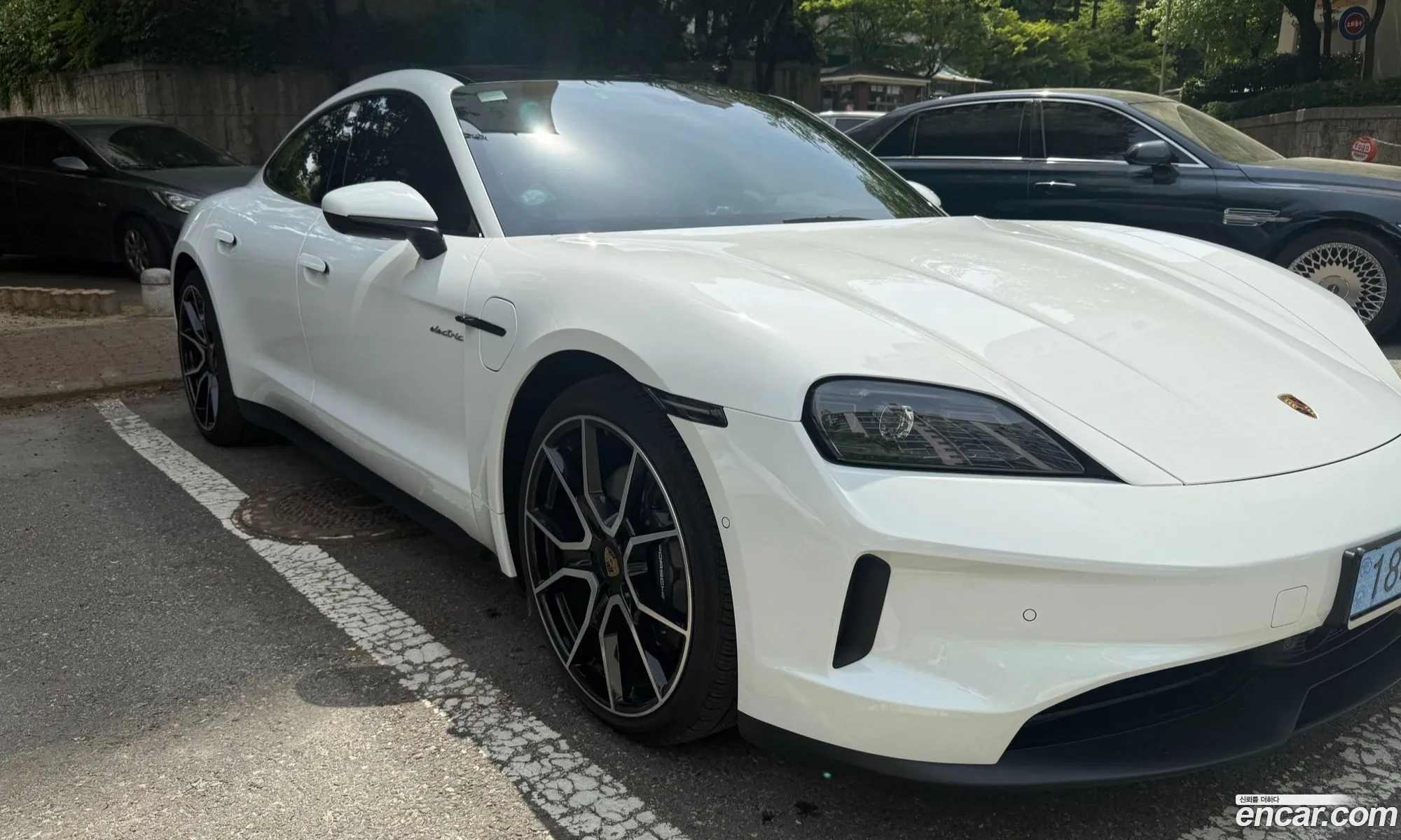 Porsche Taycan 2025 — 18