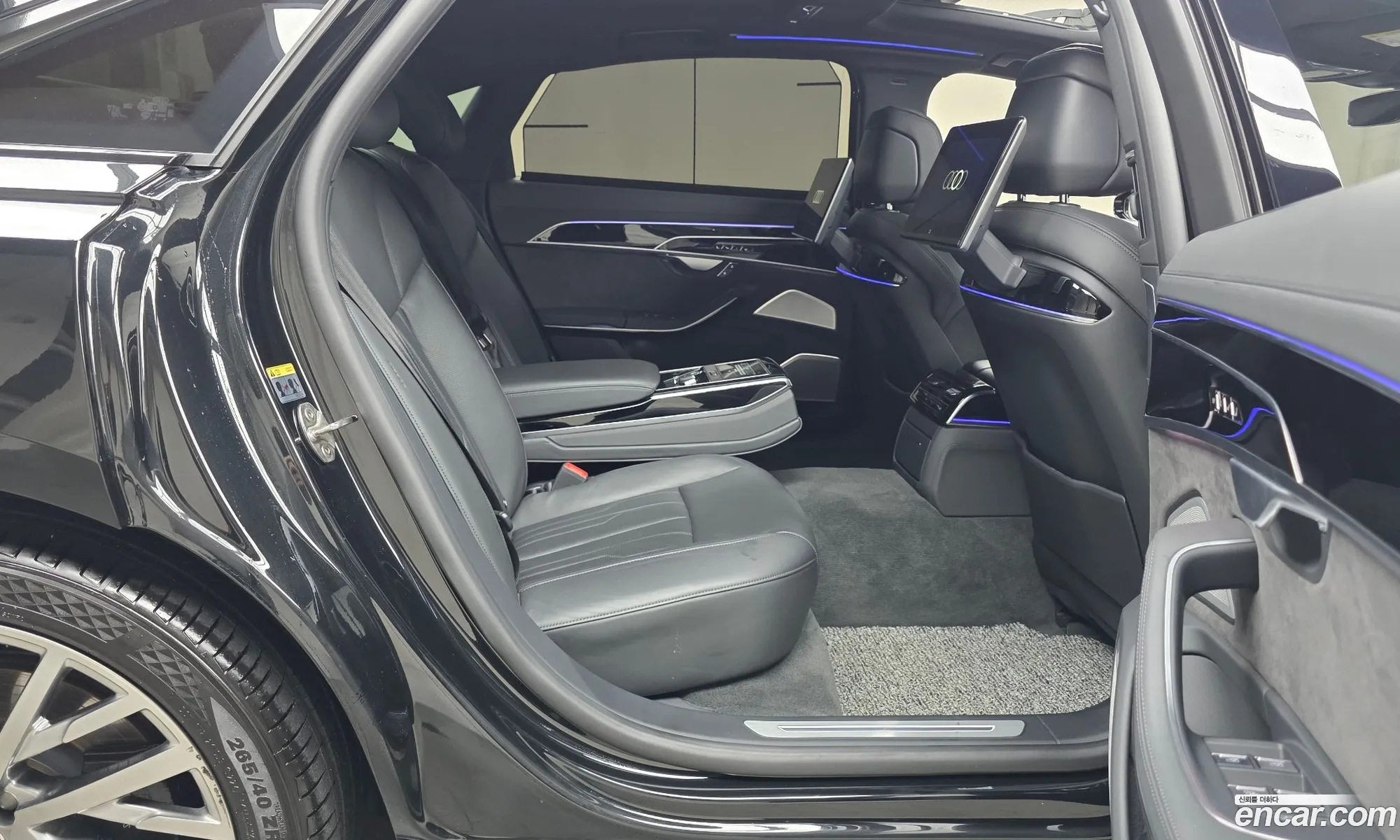 Audi A8 2021 WAUZZZF89MN011843 — 30