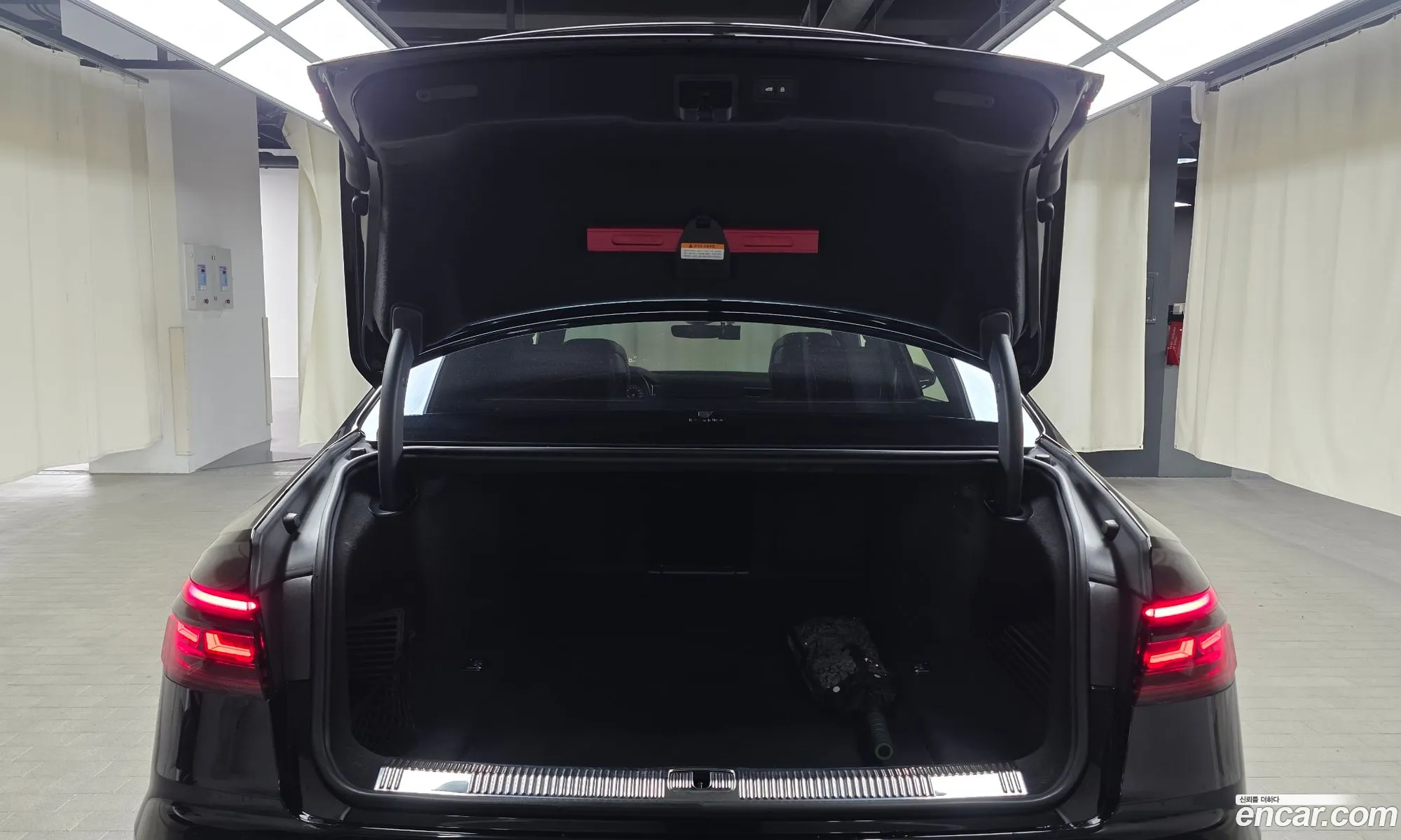 Audi A8 2021 WAUZZZF89MN011843 — 31