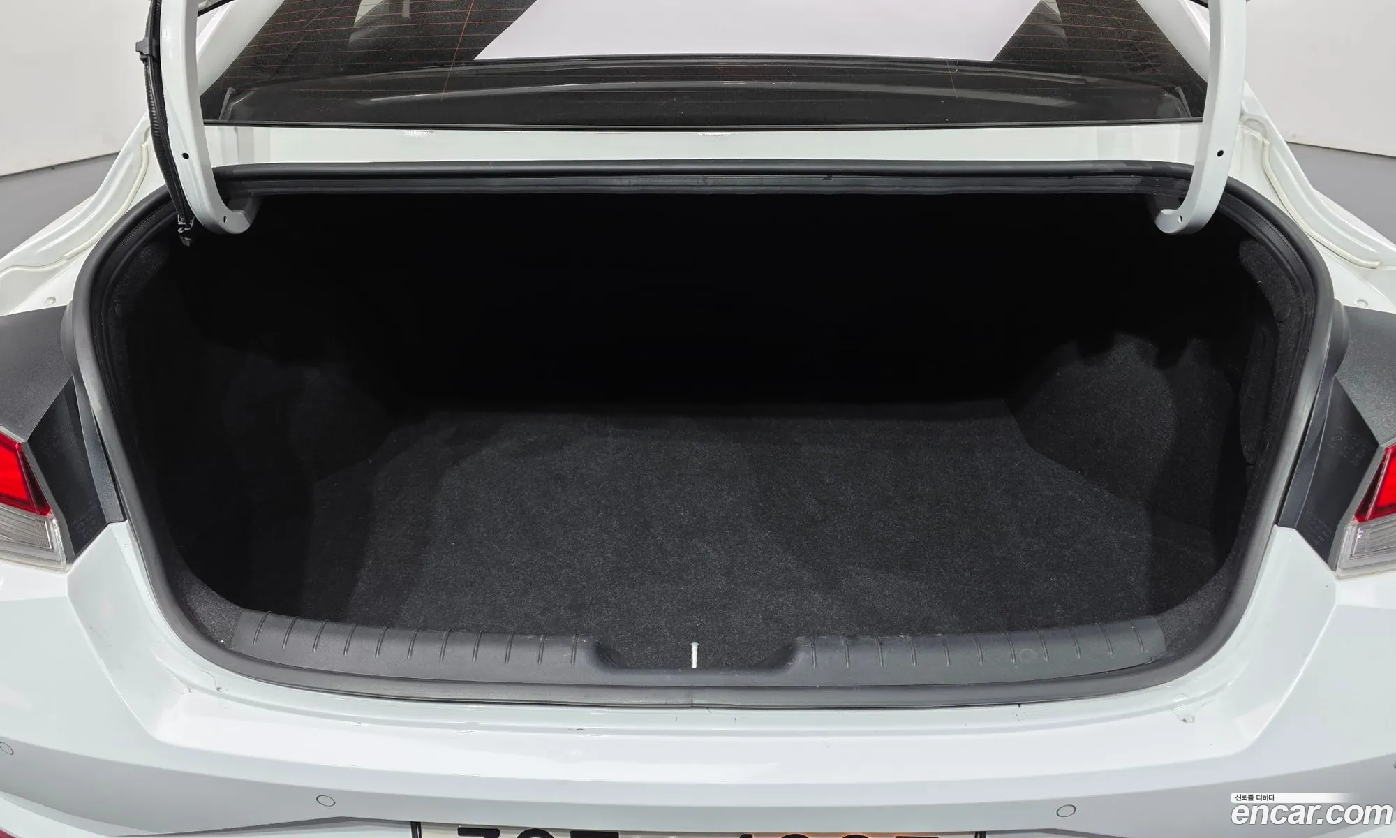 Hyundai Elantra 2021 — 18