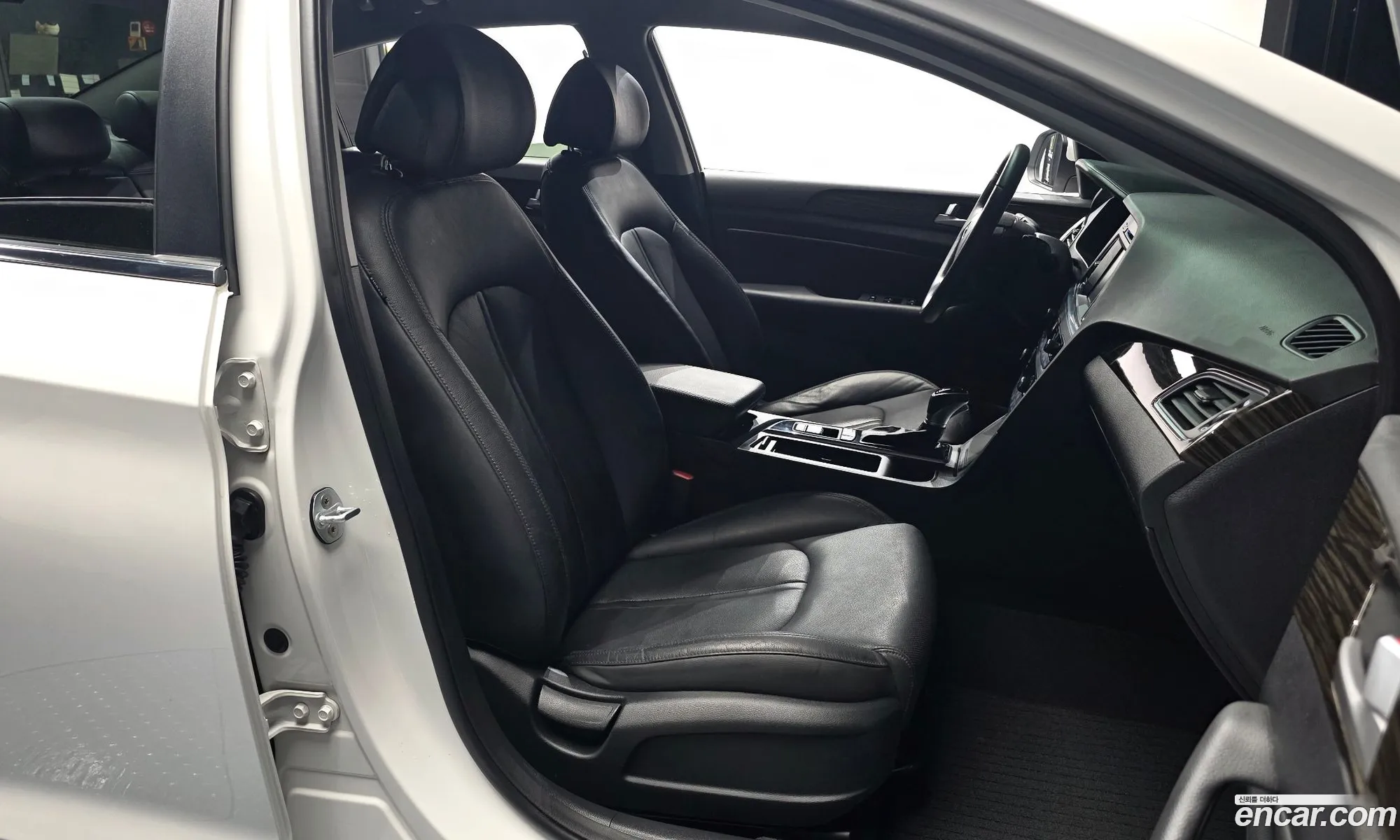 Hyundai LF Sonata 2016 — 20