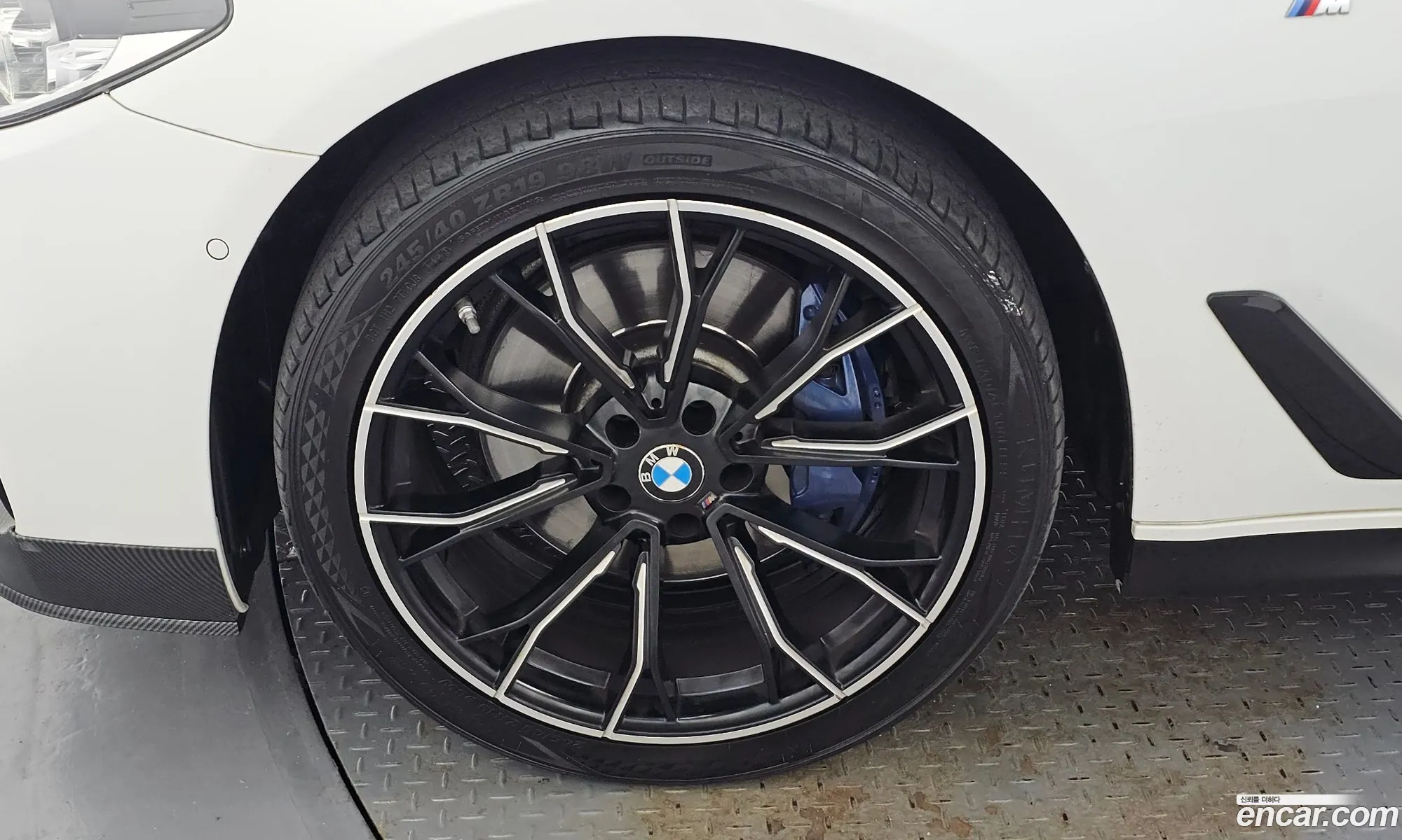 BMW 5 Series 2017 WBAJD9103JWC11428 — 12