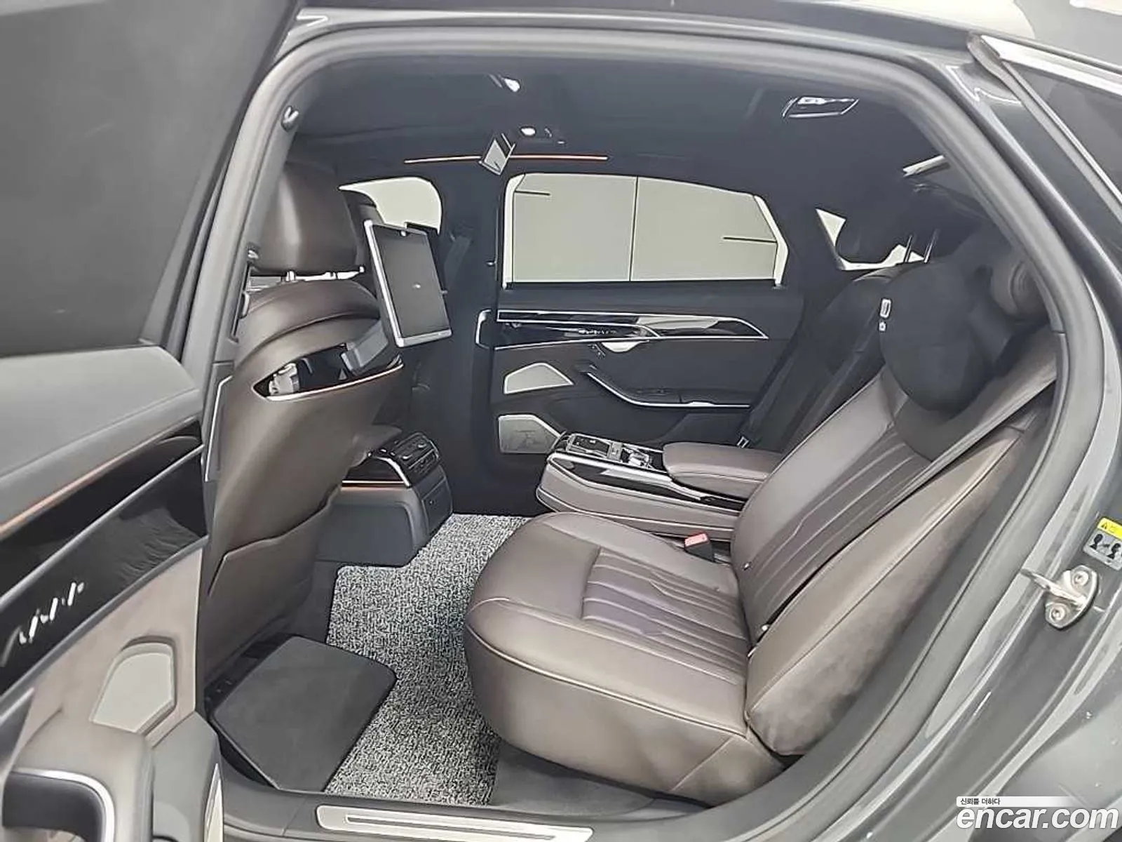 Audi A8 2020 — 12