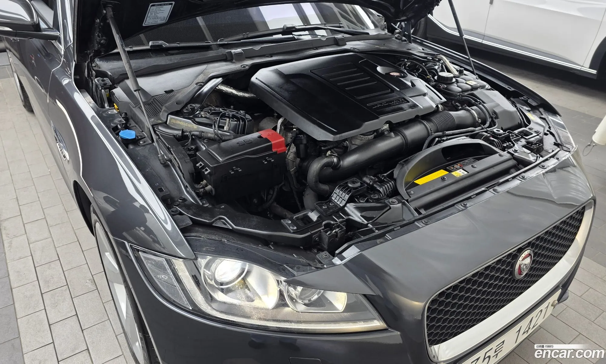 Jaguar XF 2018 — 3