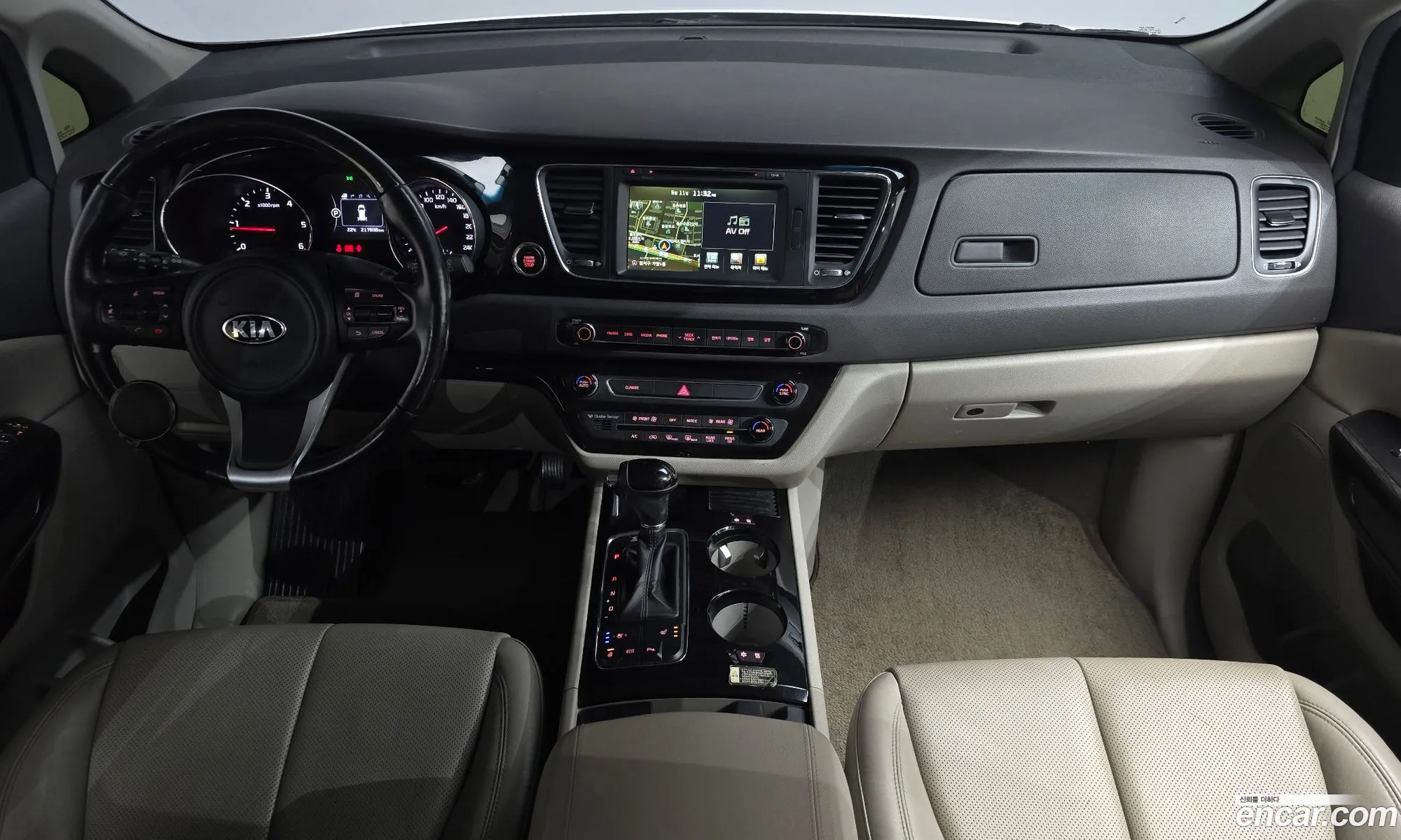 Kia Carnival 2016 KNAMB81ABGS206577 — 4