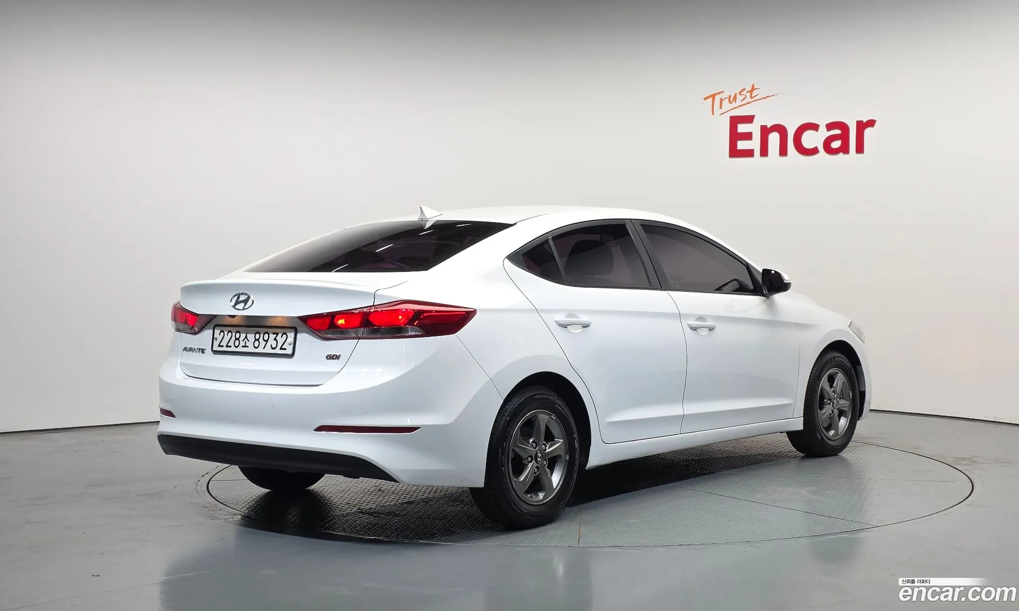 Hyundai Elantra AD 2015 — 19