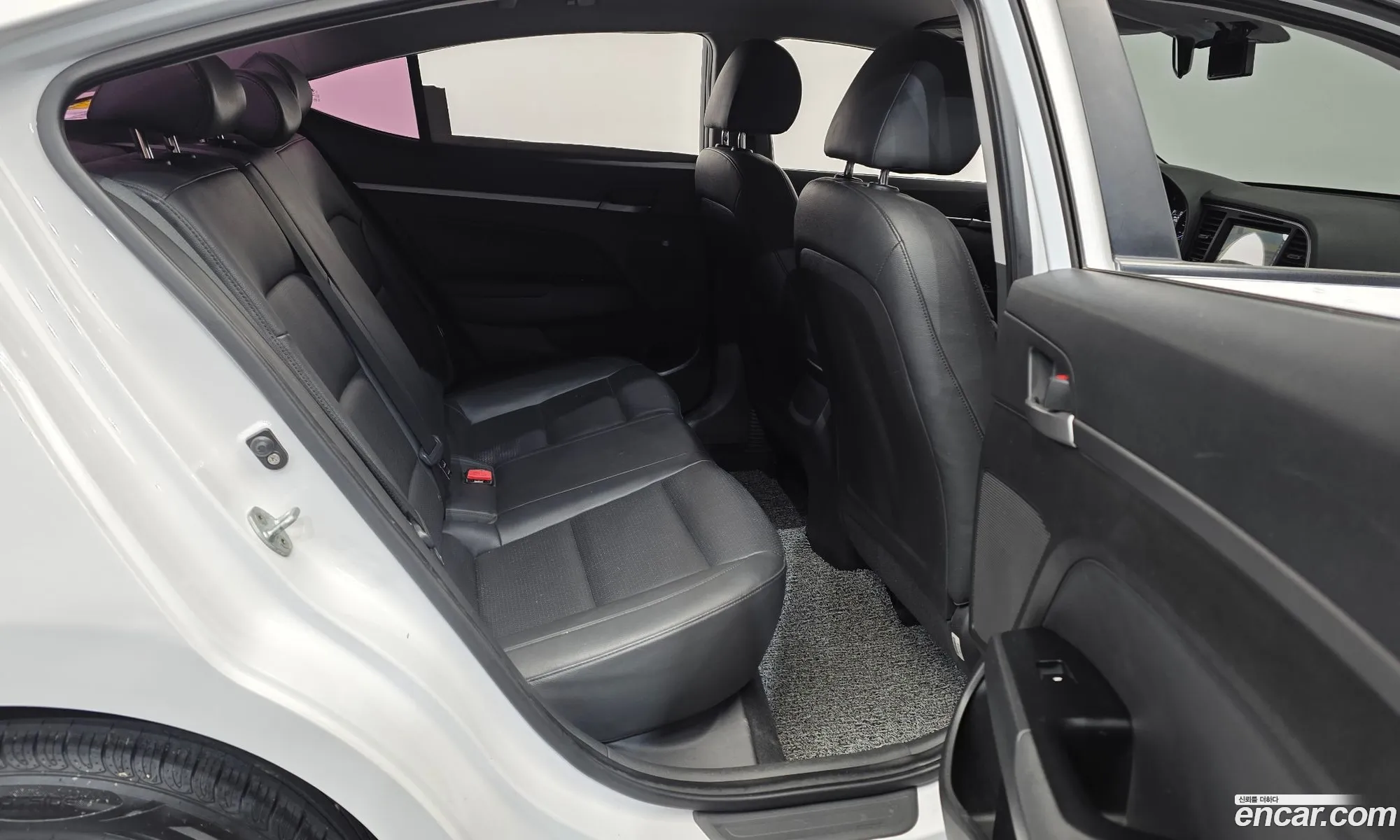 Hyundai Elantra AD 2015 — 6