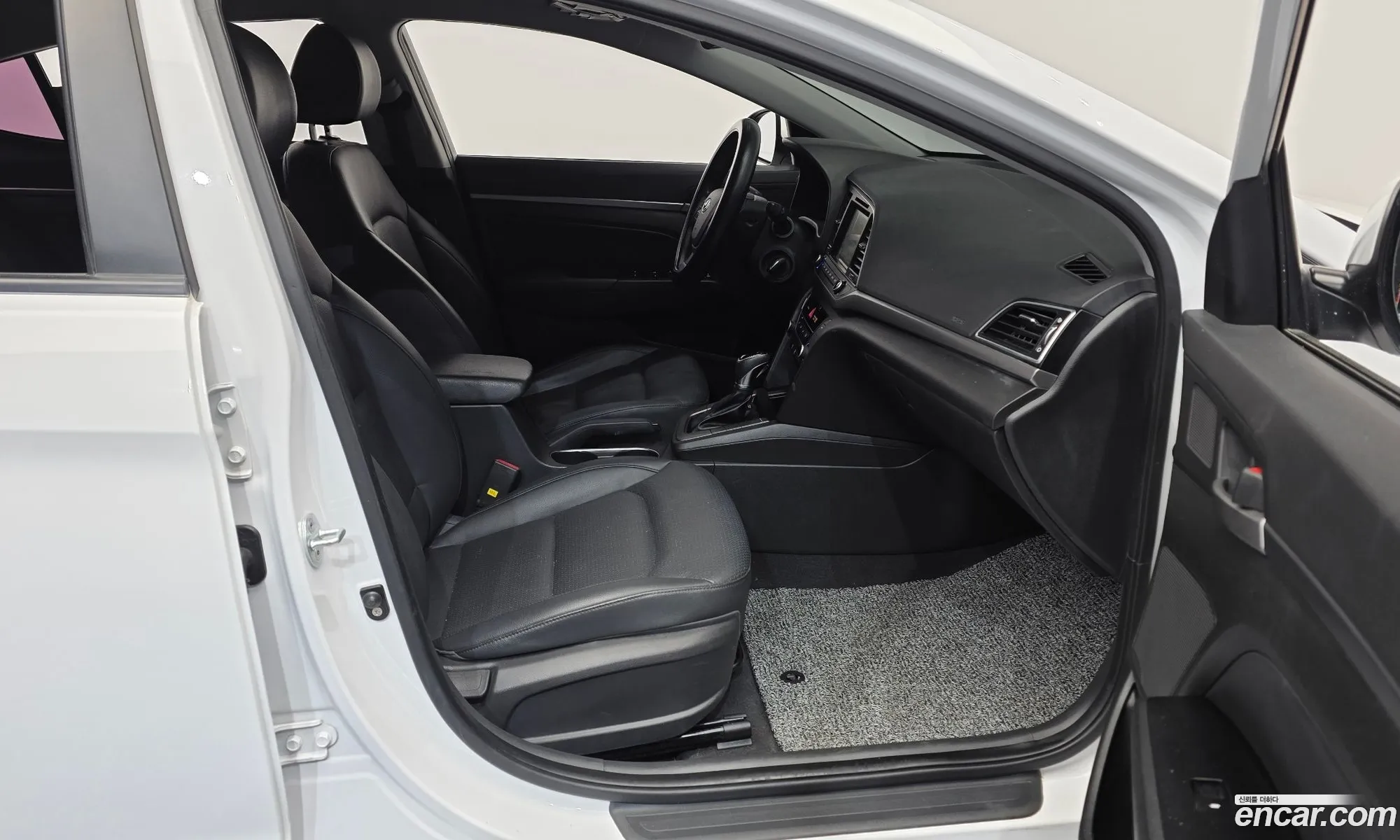 Hyundai Elantra AD 2015 — 20