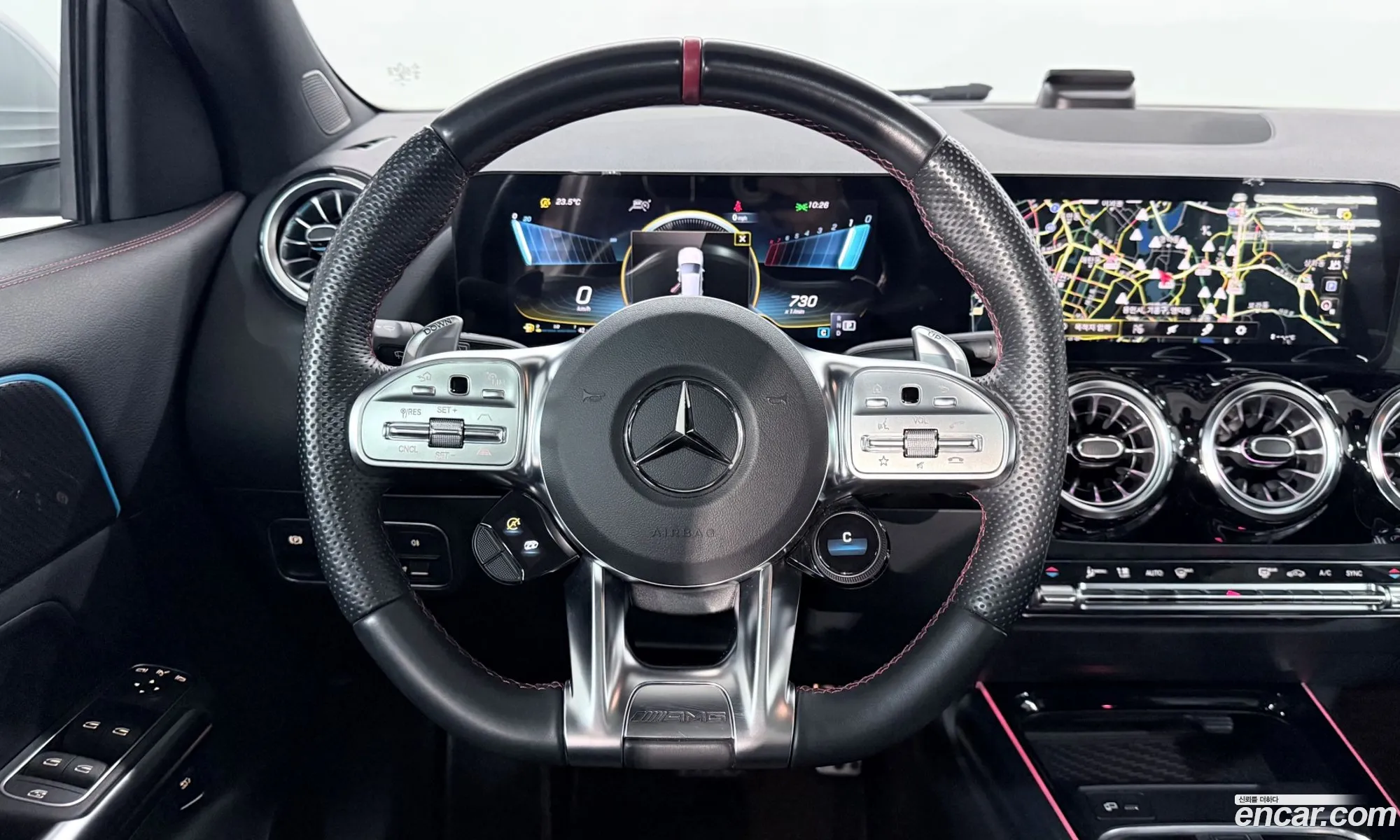 Mercedes-Benz GLA-Class H247 2023 — 17