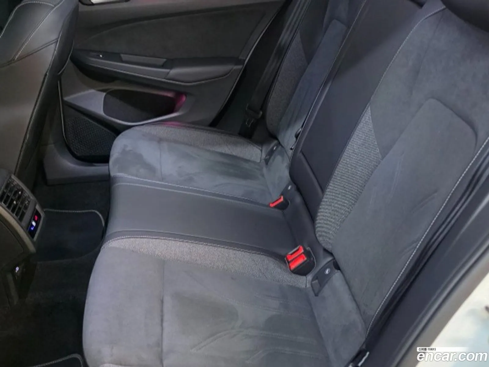 Volkswagen Golf 8th Gen 2025 — 7