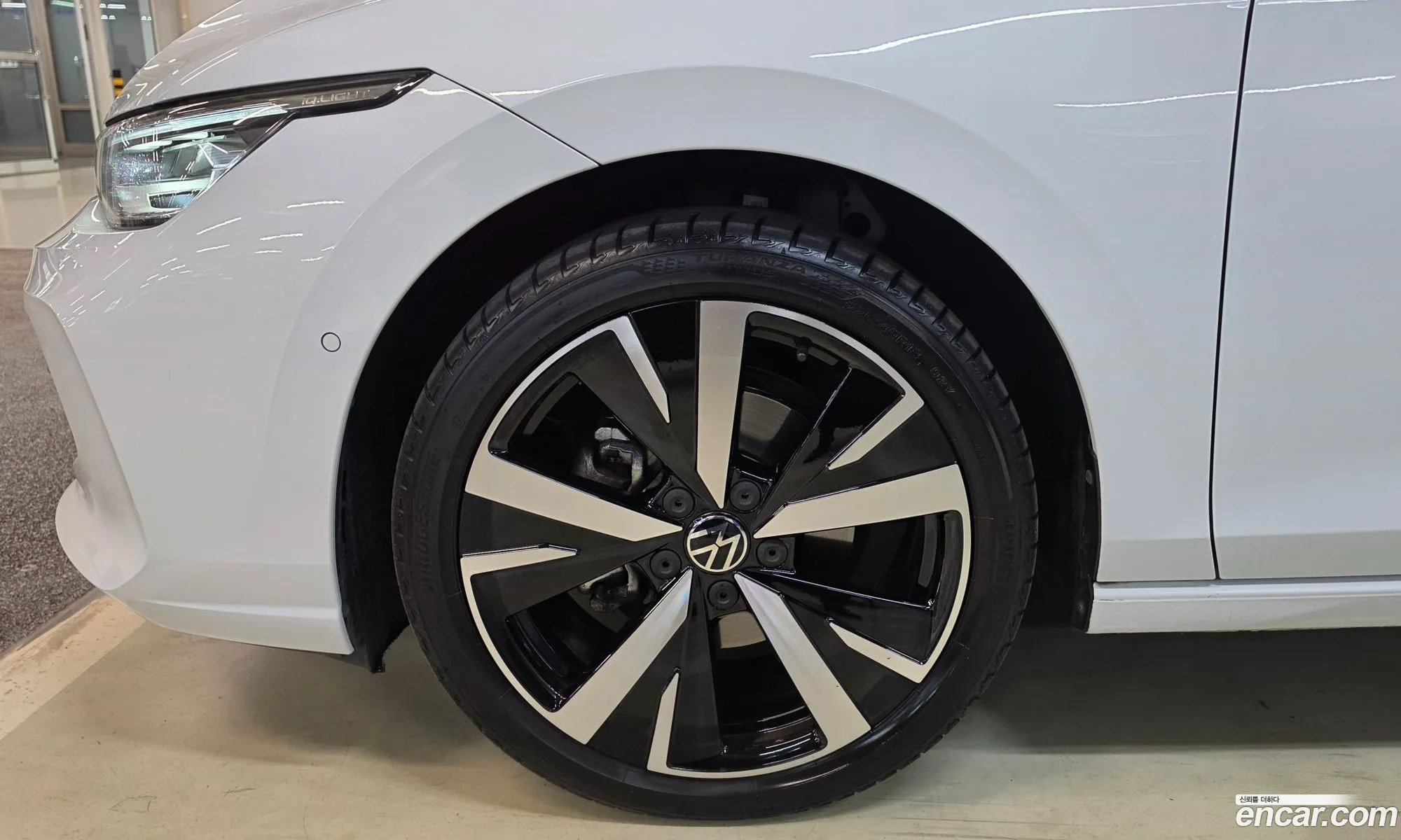 Volkswagen Golf 8th Gen 2025 — 9