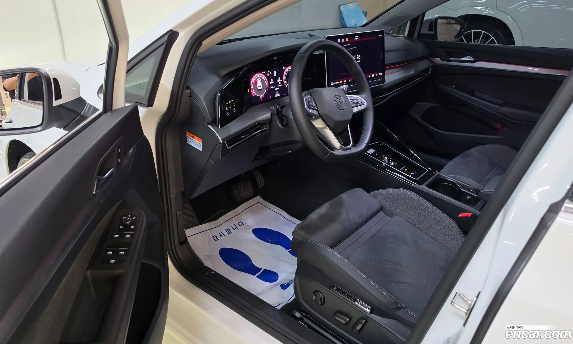 Volkswagen Golf 8th Gen 2025 — 14
