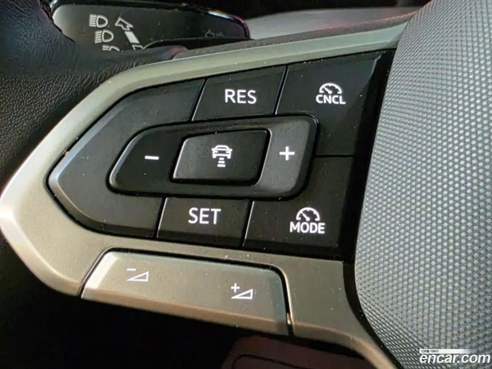 Volkswagen Golf 8th Gen 2025 — 20