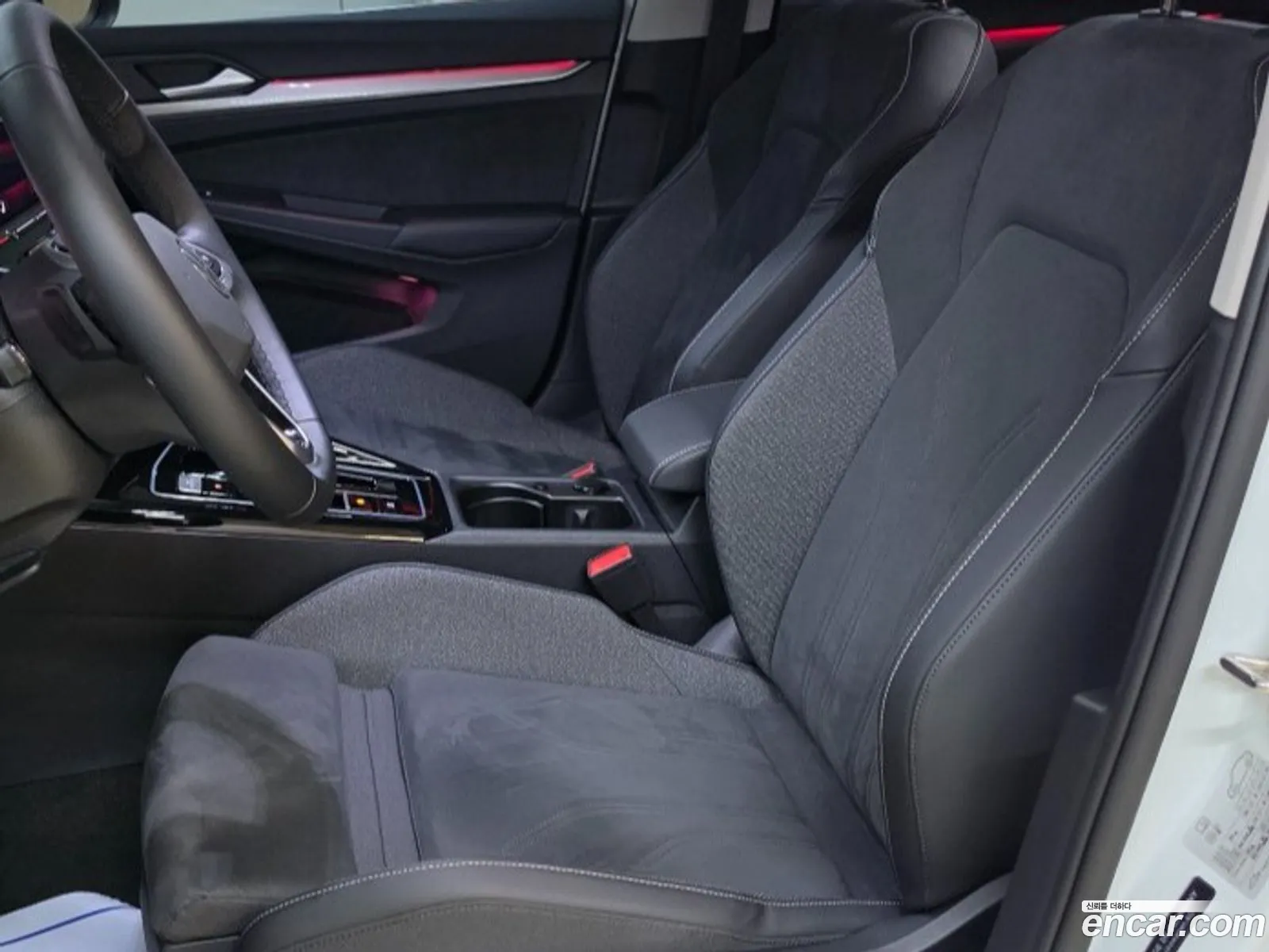 Volkswagen Golf 8th Gen 2025 — 6