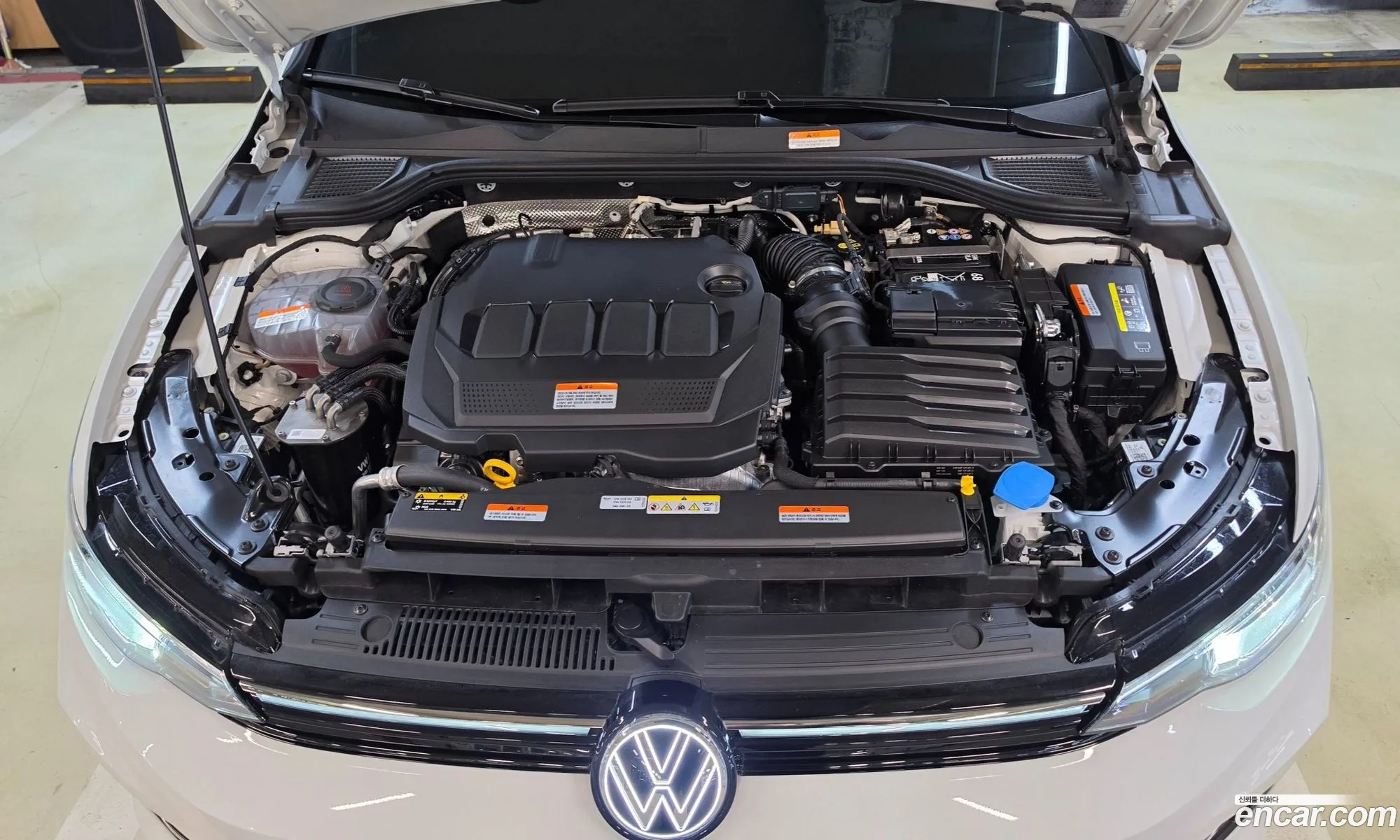 Volkswagen Golf 8th Gen 2025 — 5
