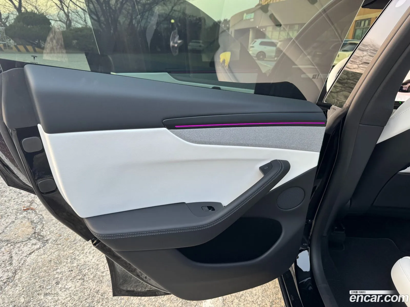 Tesla Model Y 2026 — 12