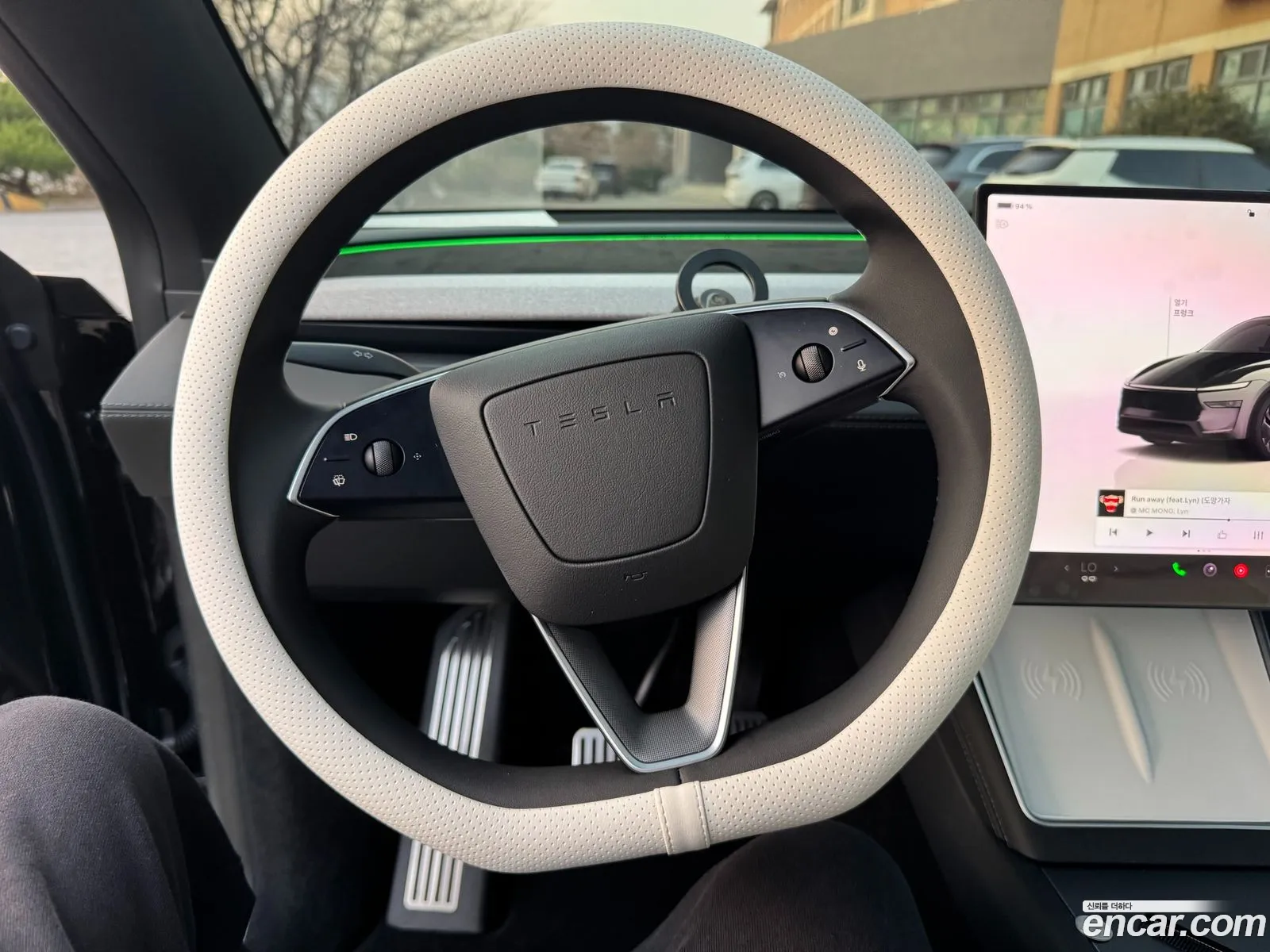 Tesla Model Y 2026 — 10