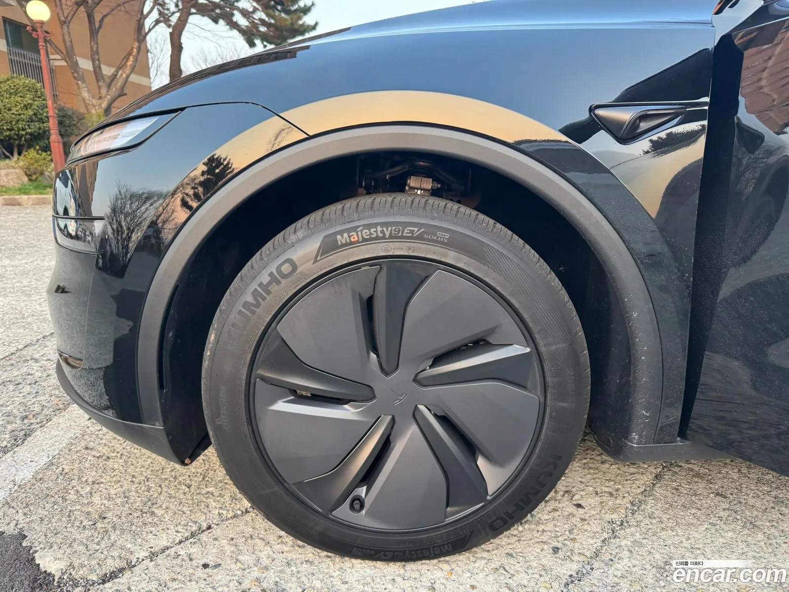 Tesla Model Y 2026 — 7