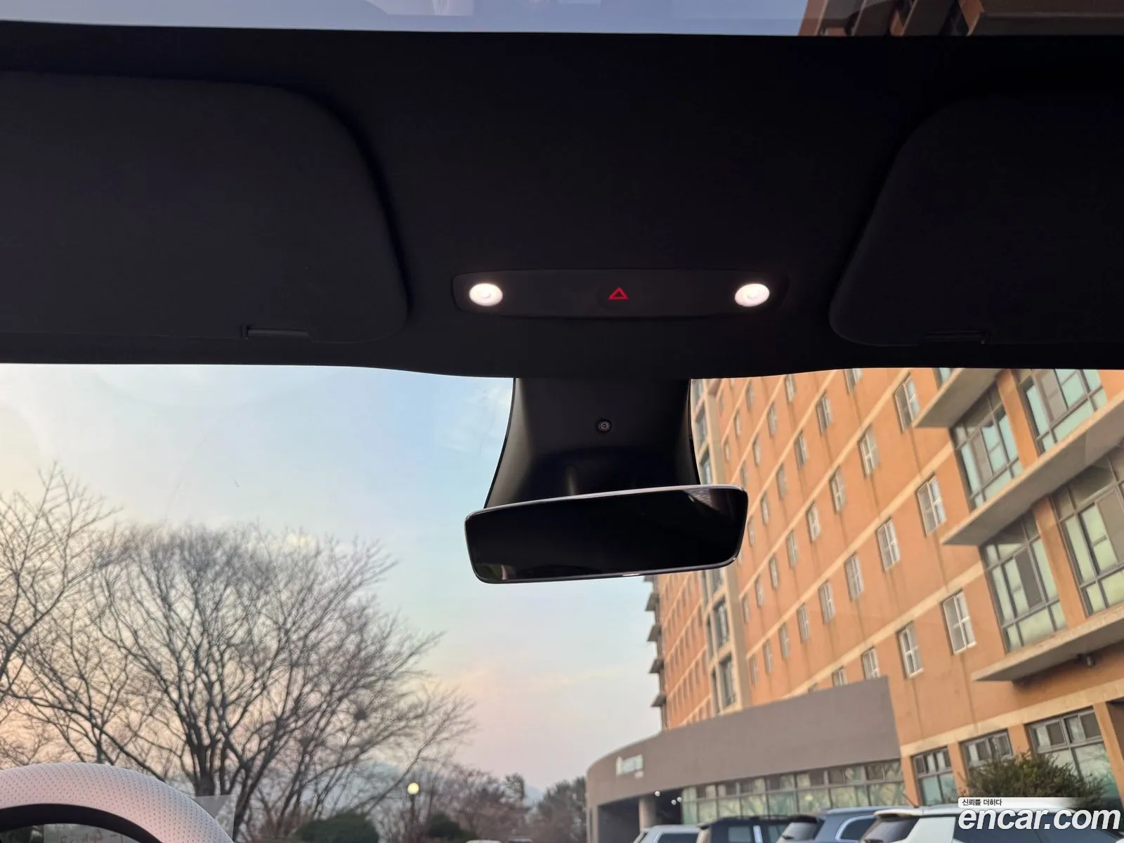 Tesla Model Y 2026 — 14