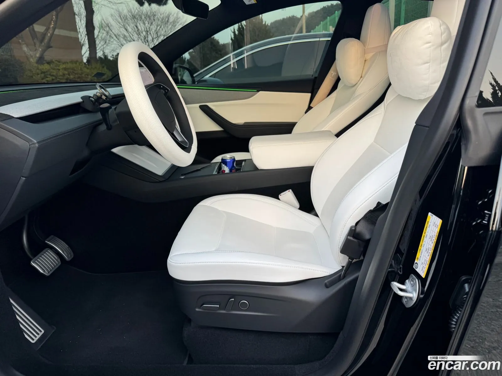 Tesla Model Y 2026 — 15