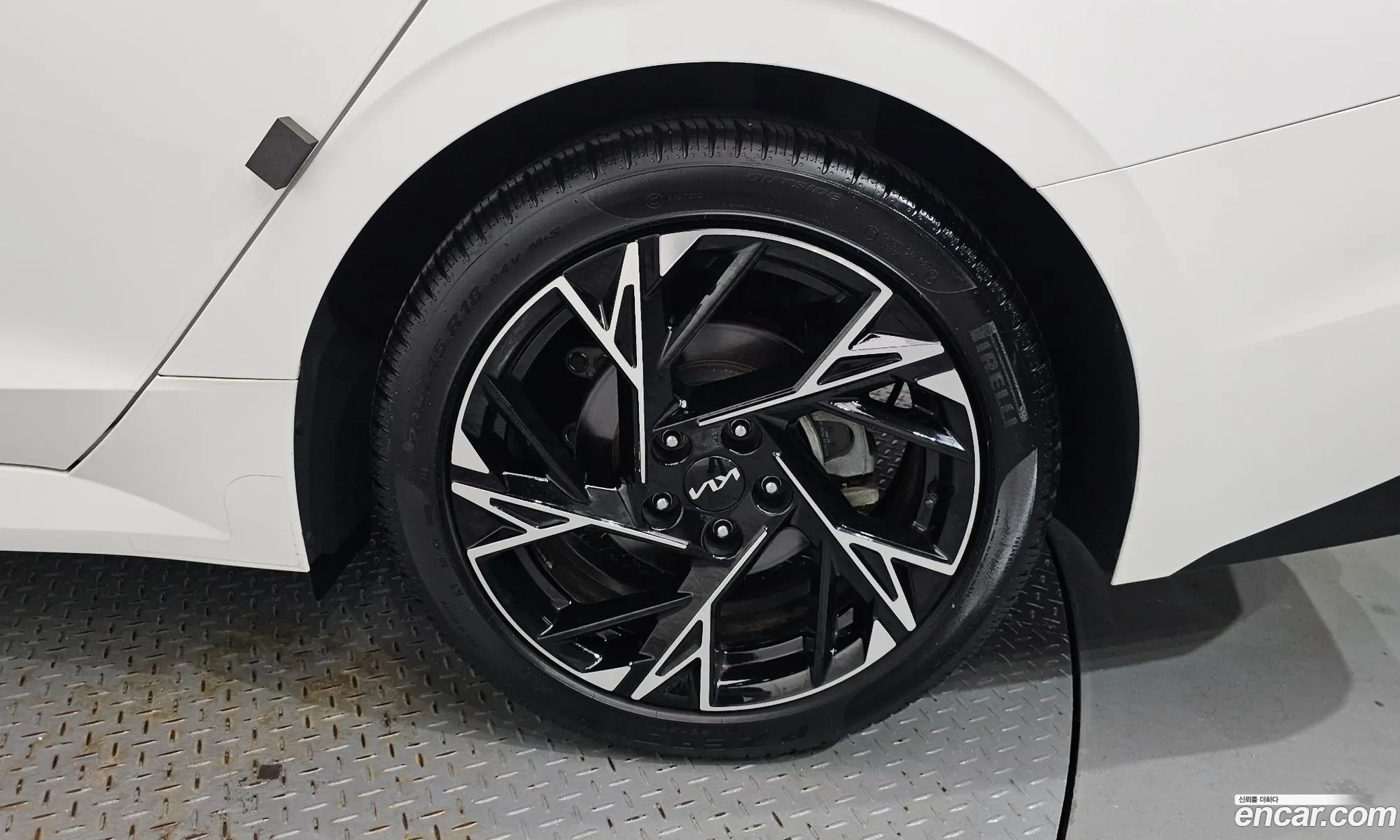 Kia K5 Hybrid 2024 — 11