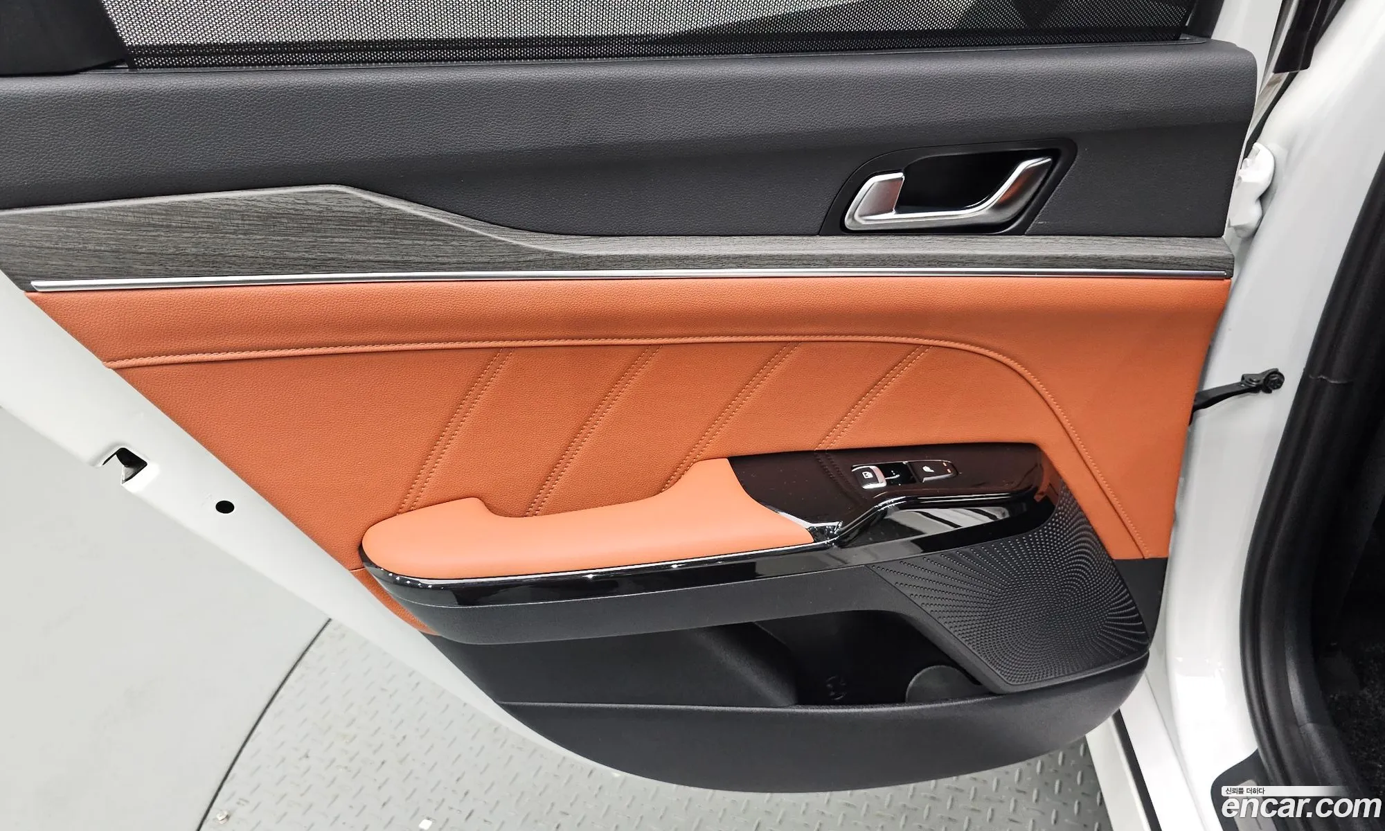 Kia K5 Hybrid 2024 — 10