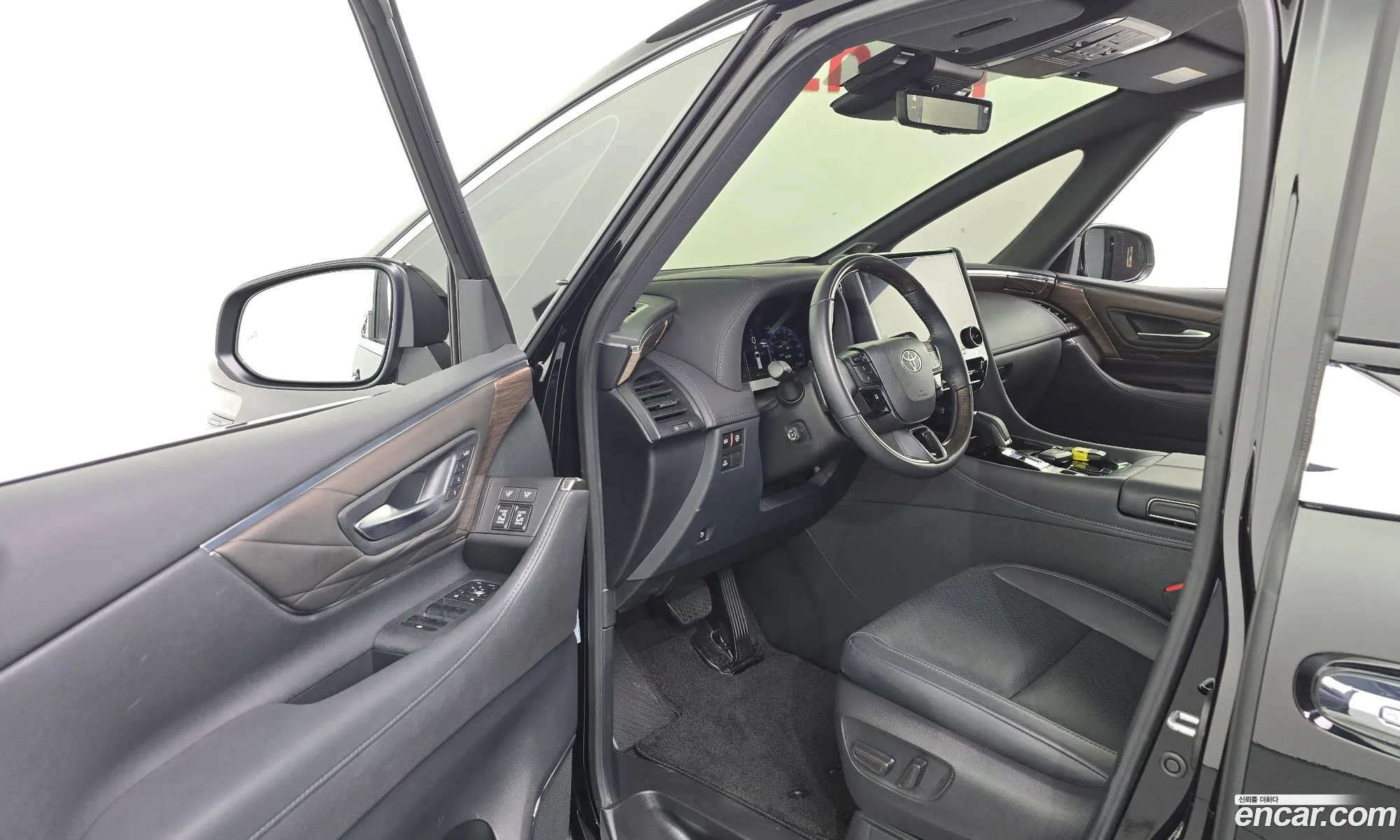 Toyota Alphard 2024 — 9
