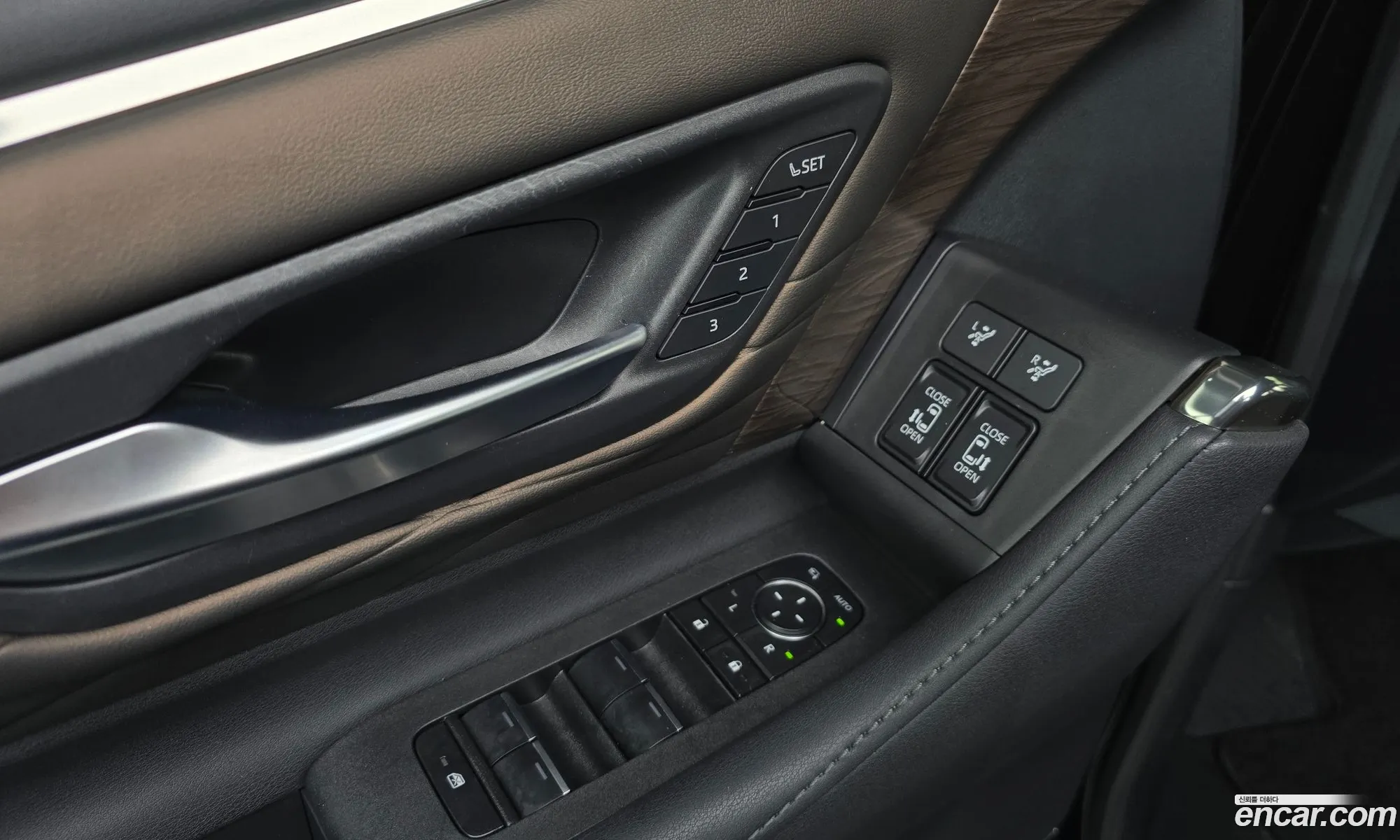 Toyota Alphard 2024 — 21