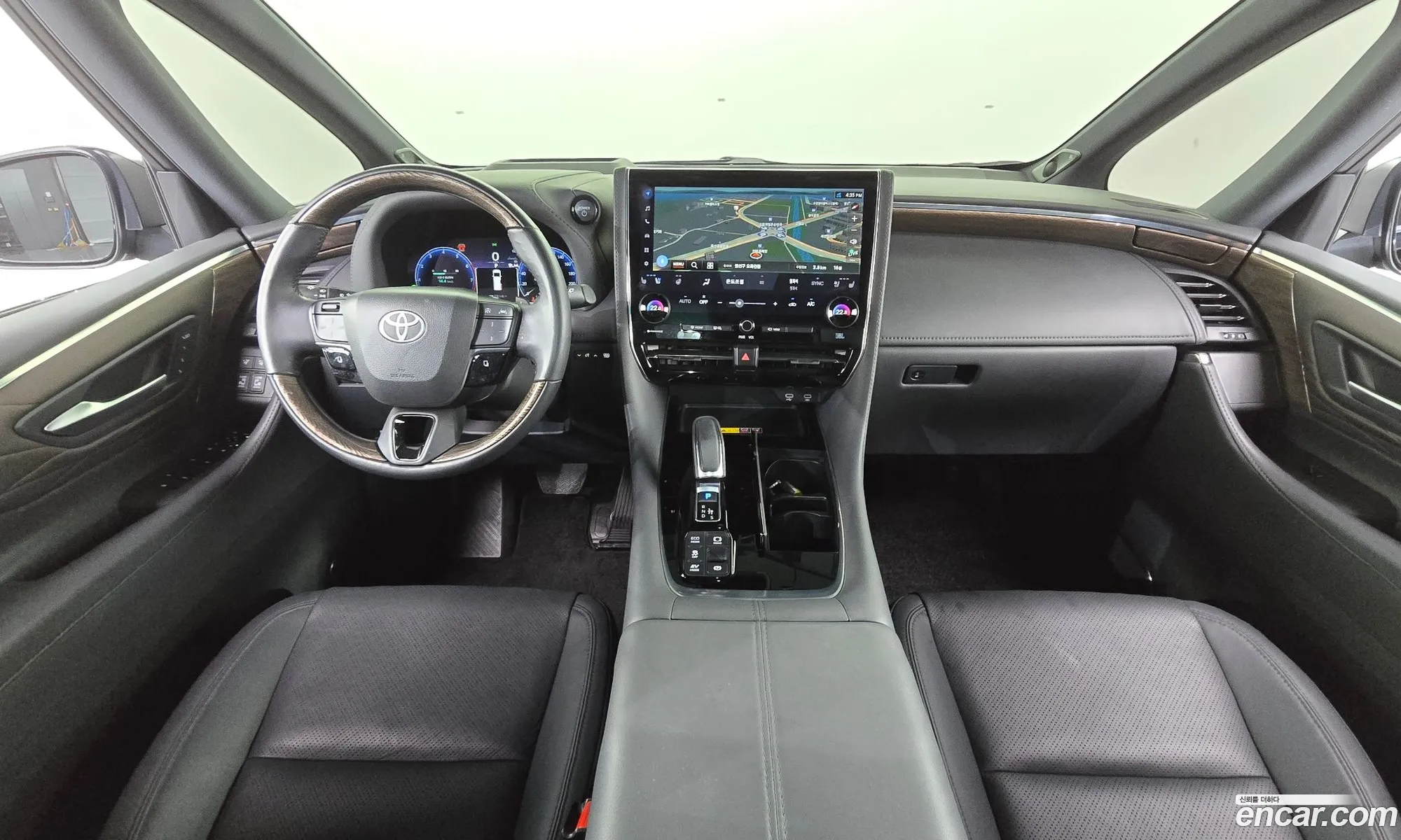 Toyota Alphard 2024 — 23