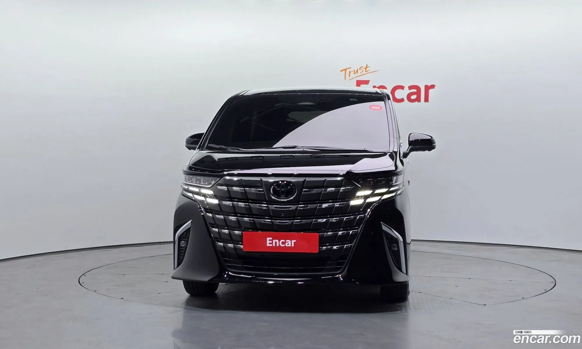 Toyota Alphard 2024 — 29