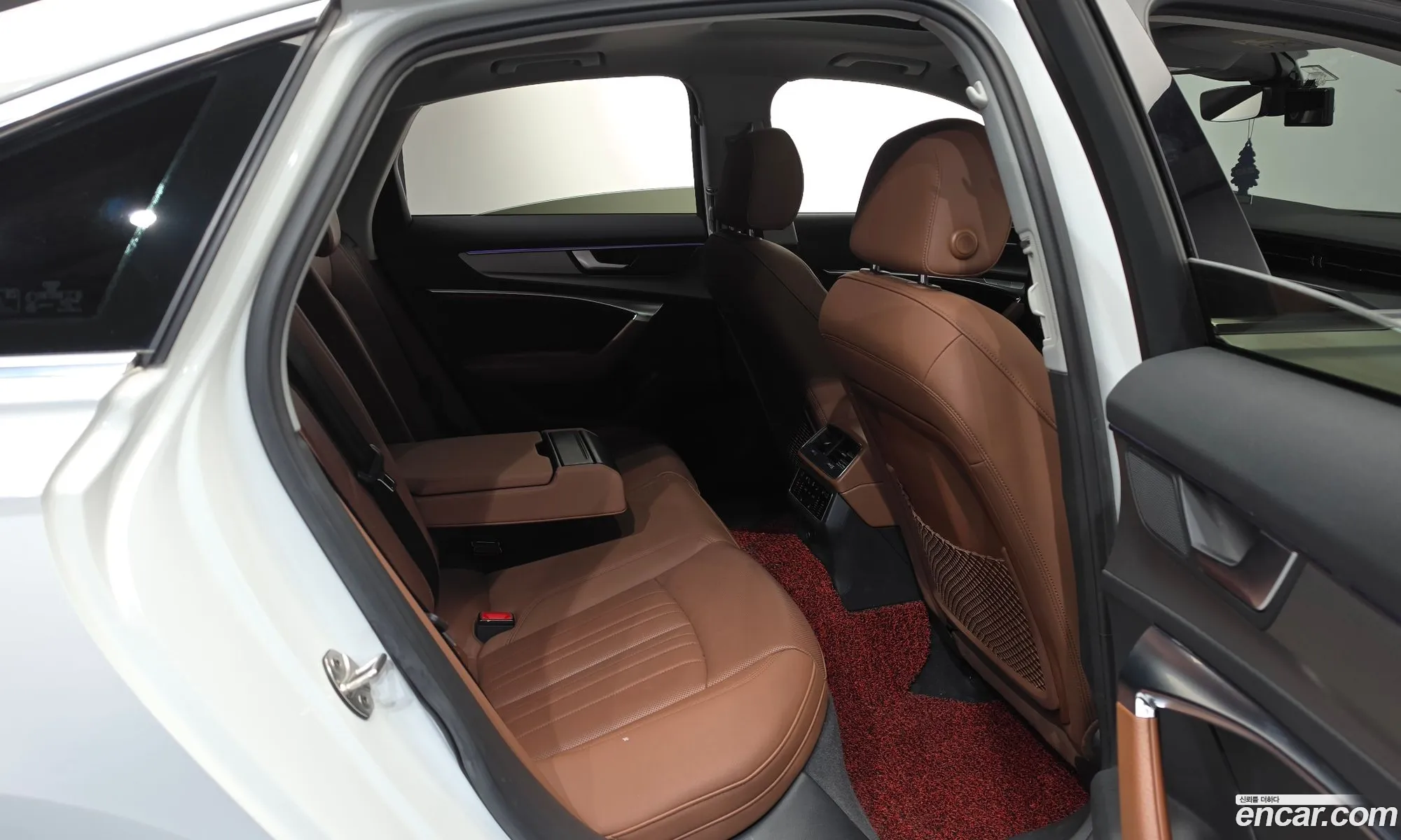 Audi A6 2021 WAUZZZF28MN028113 — 12