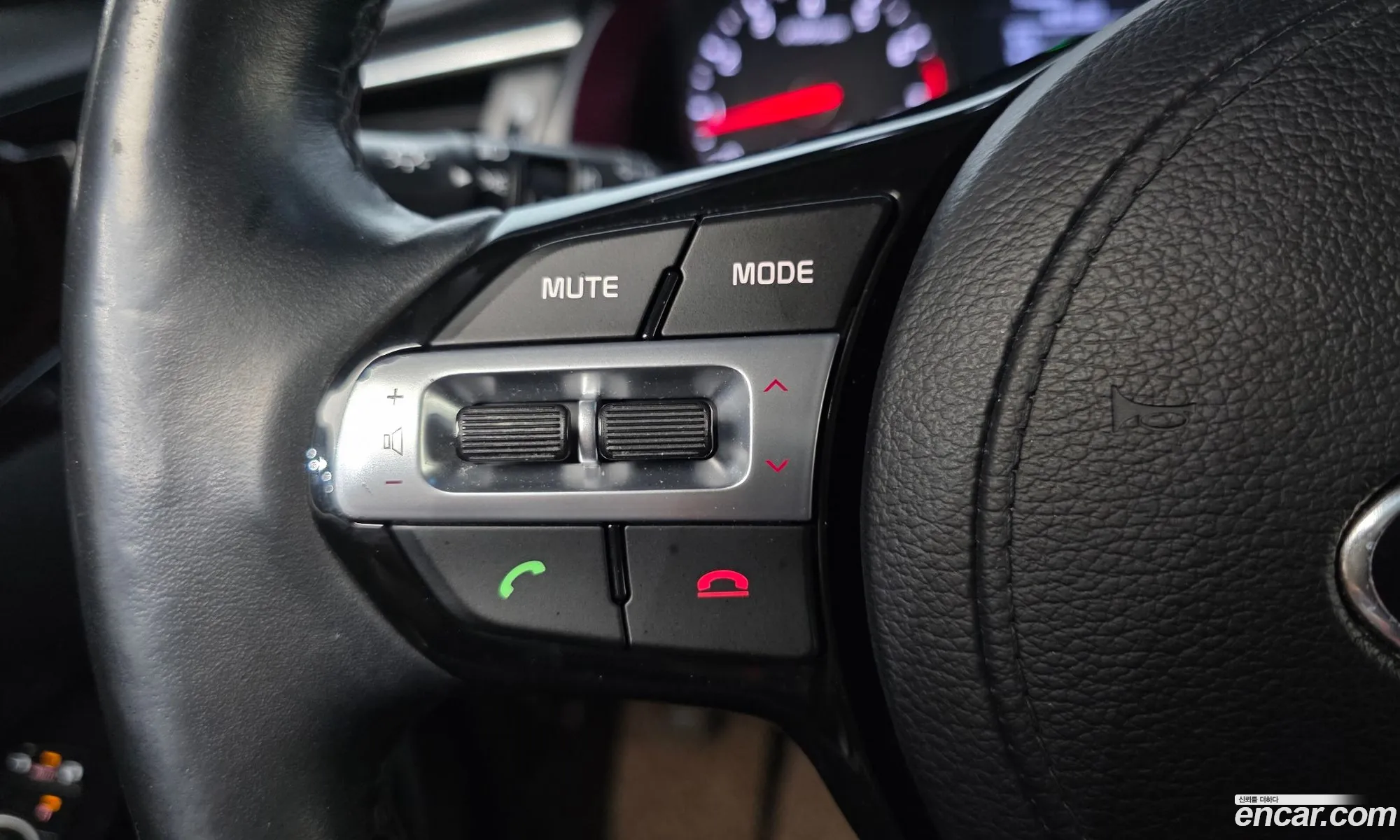 Kia K7 2016 — 24