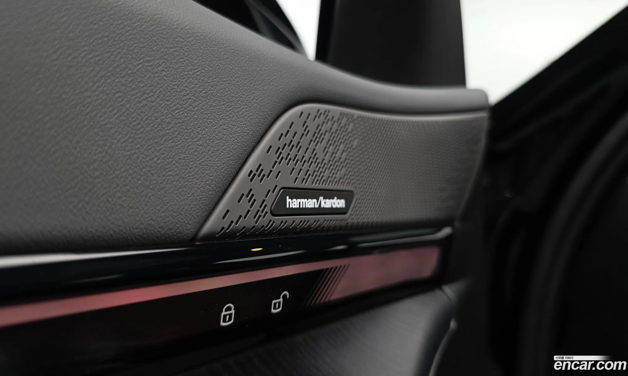 BMW 5 Series 2025 — 32