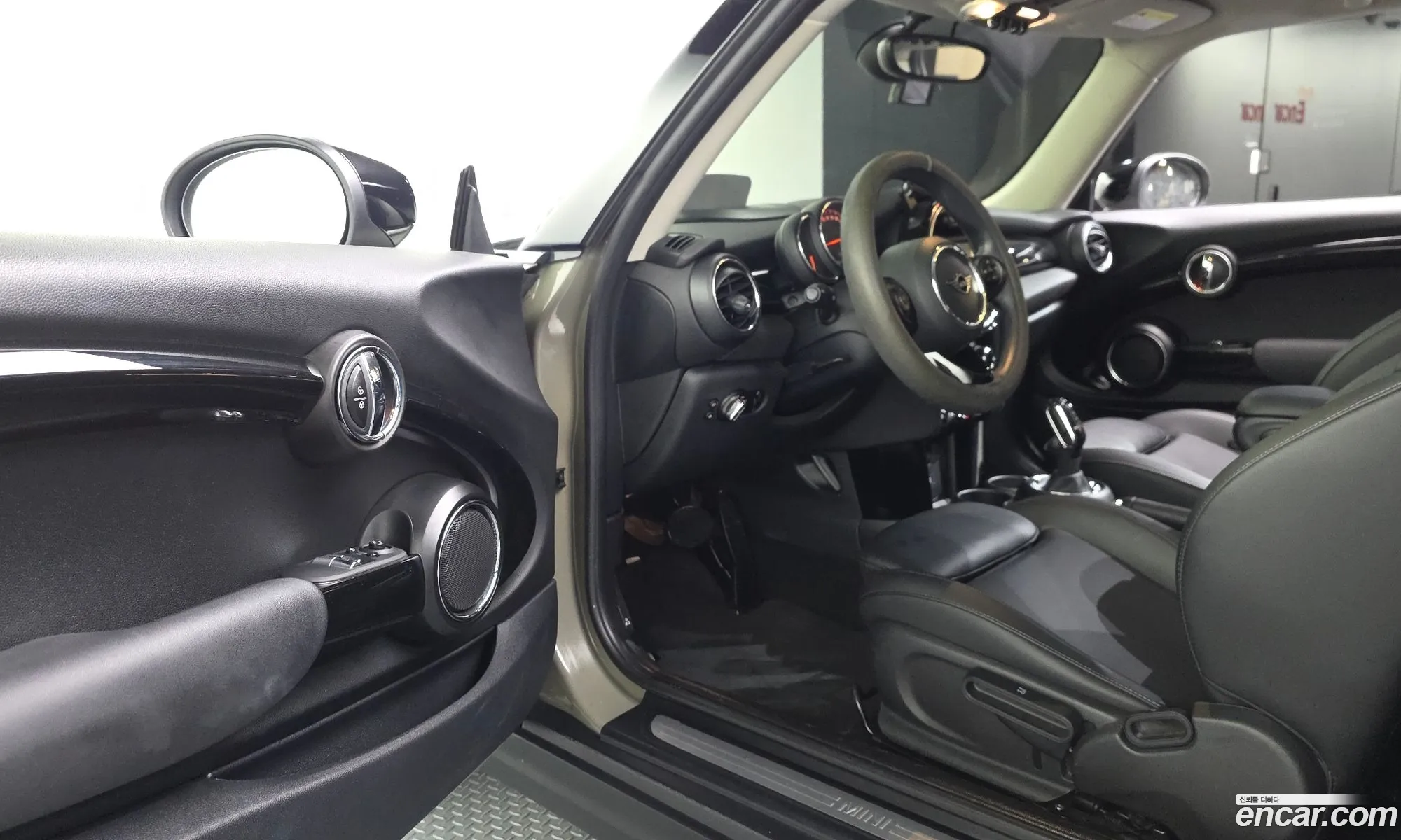Mini Cooper 2020 — 14
