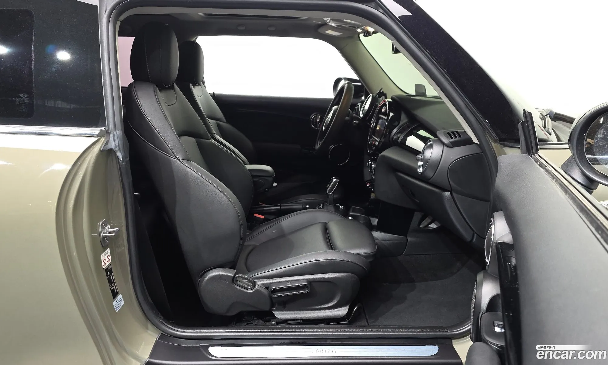 Mini Cooper 2020 — 18