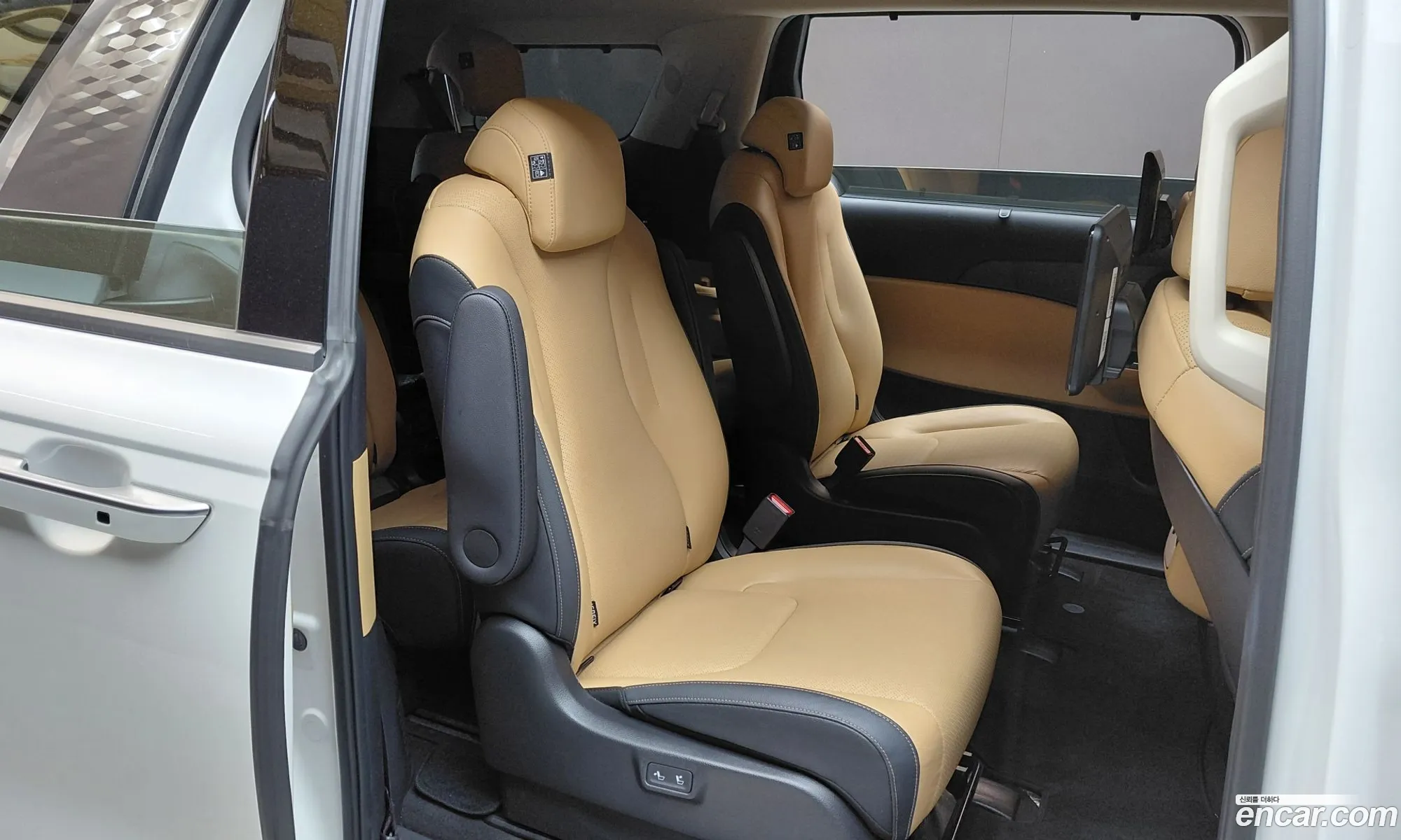 Kia Carnival 2022 — 16